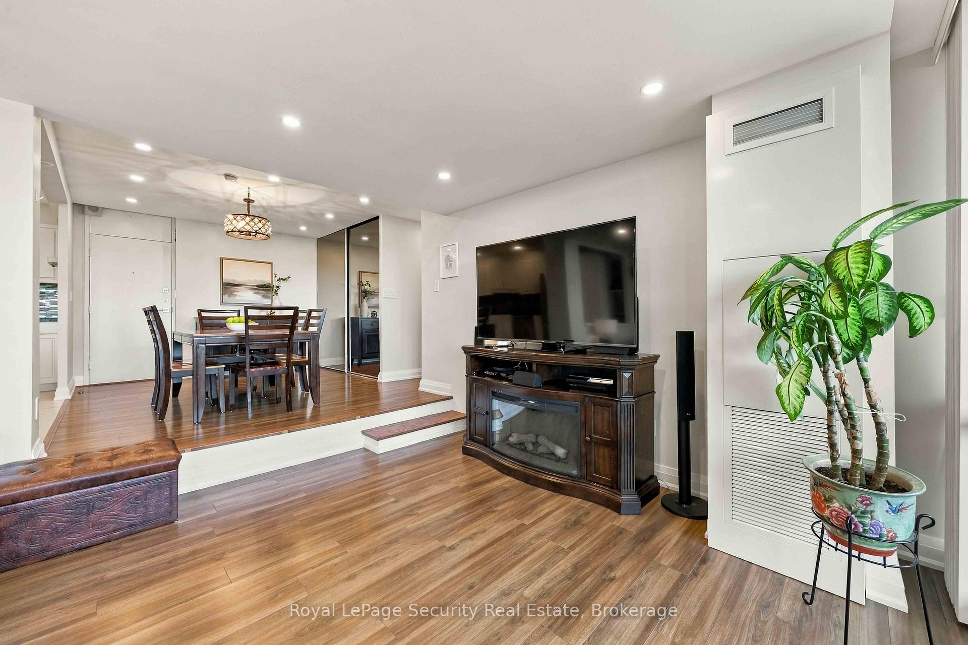 Photo 21 of Unit 1504, 250 Scarlett Road, Toronto, Rockcliffe-Smythe — HOMEH
