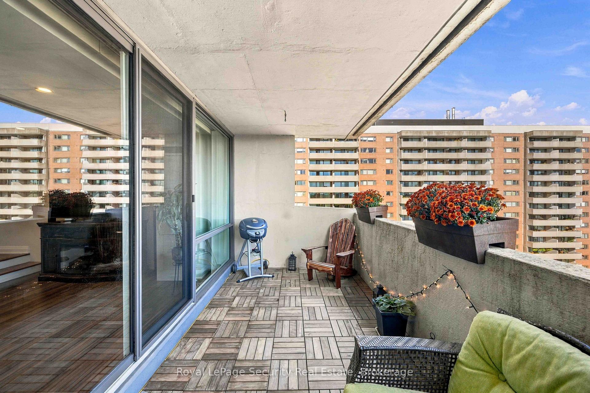 Photo 38 of Unit 1504, 250 Scarlett Road, Toronto, Rockcliffe-Smythe — HOMEH