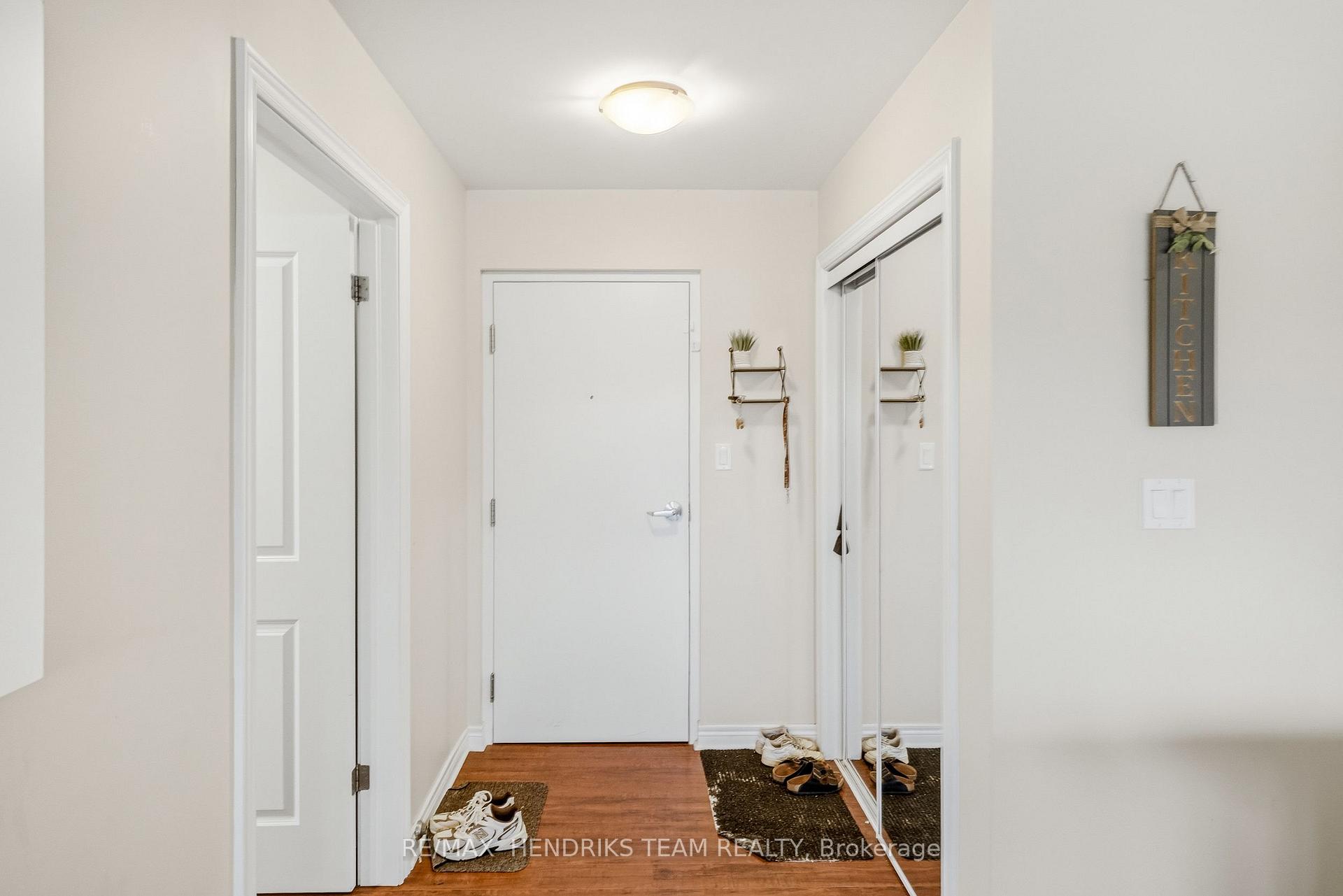 Photo 6 of Unit Upper Floor (2A), 320 Vine Street, St. Catharines, Carlton/Bunting — HOMEH