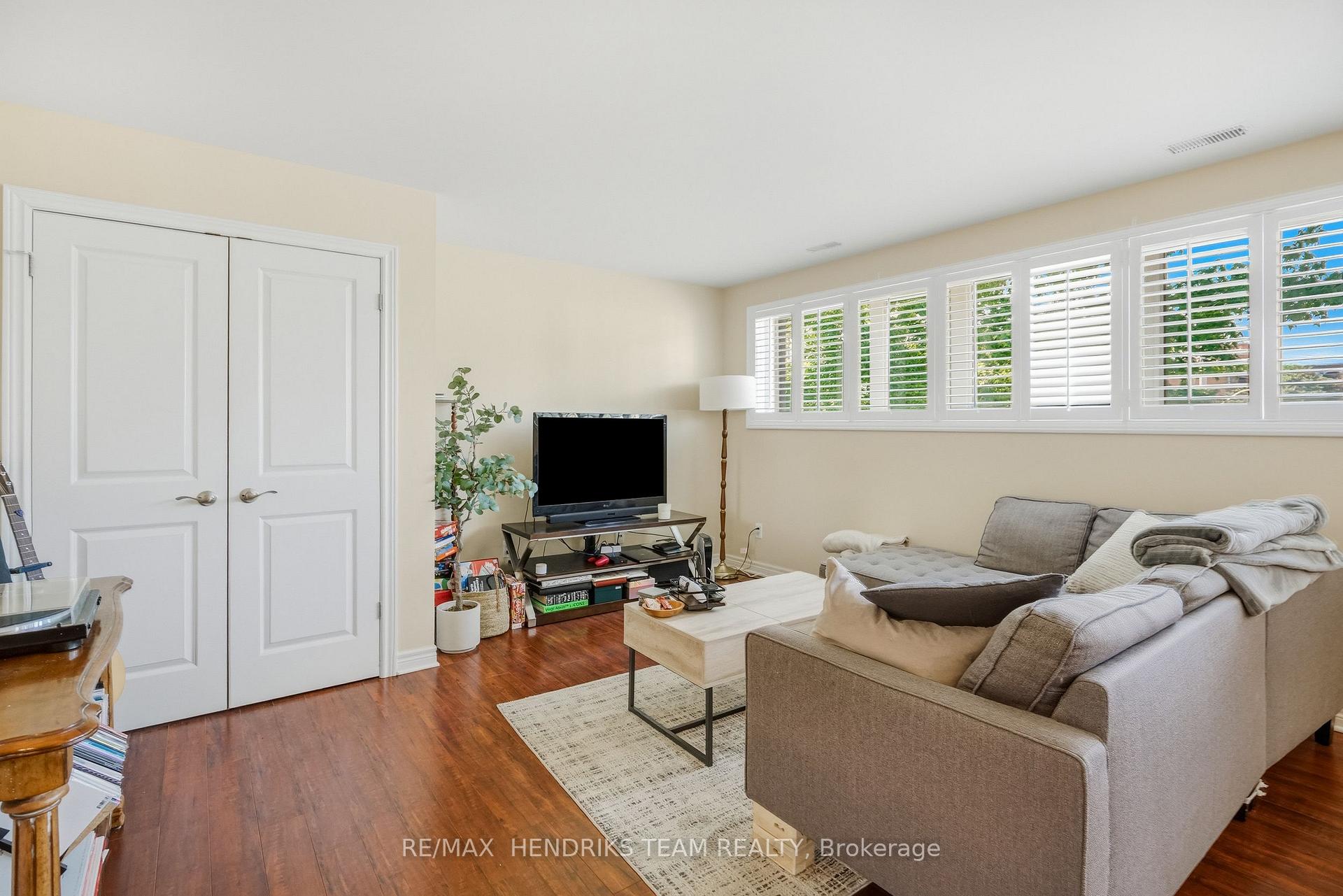 Photo 7 of Unit Upper Floor (2A), 320 Vine Street, St. Catharines, Carlton/Bunting — HOMEH