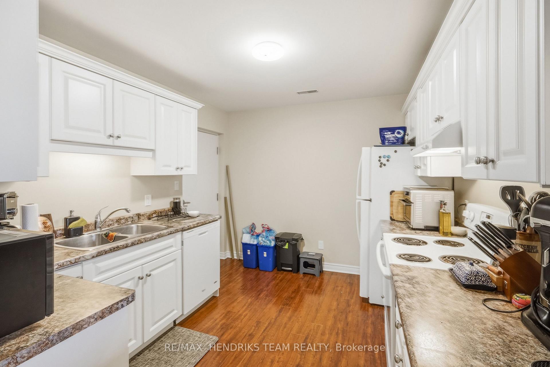 Photo 11 of Unit Upper Floor (2A), 320 Vine Street, St. Catharines, Carlton/Bunting — HOMEH