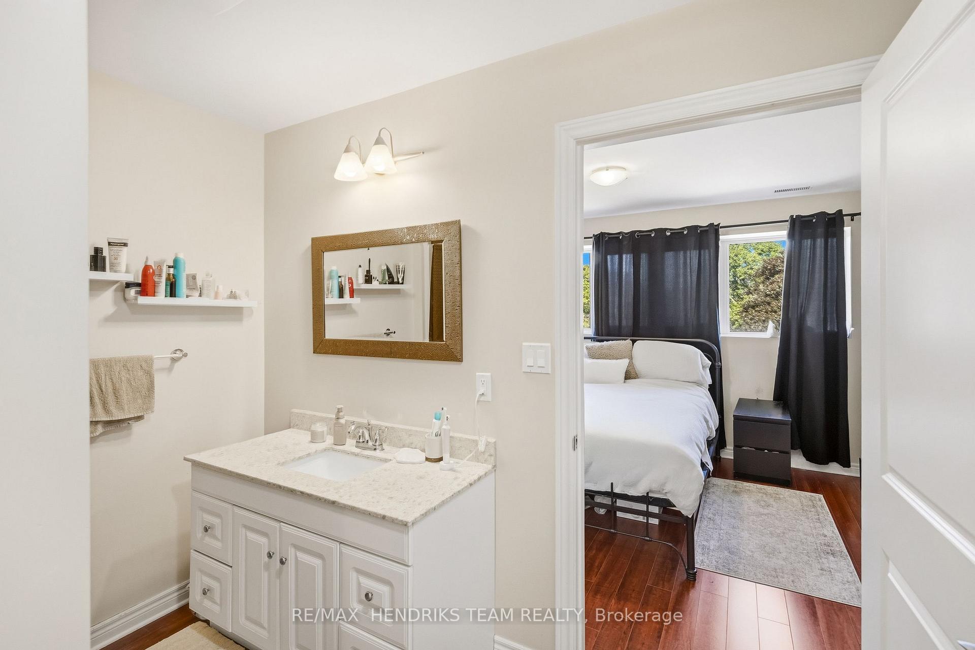 Photo 12 of Unit Upper Floor (2A), 320 Vine Street, St. Catharines, Carlton/Bunting — HOMEH