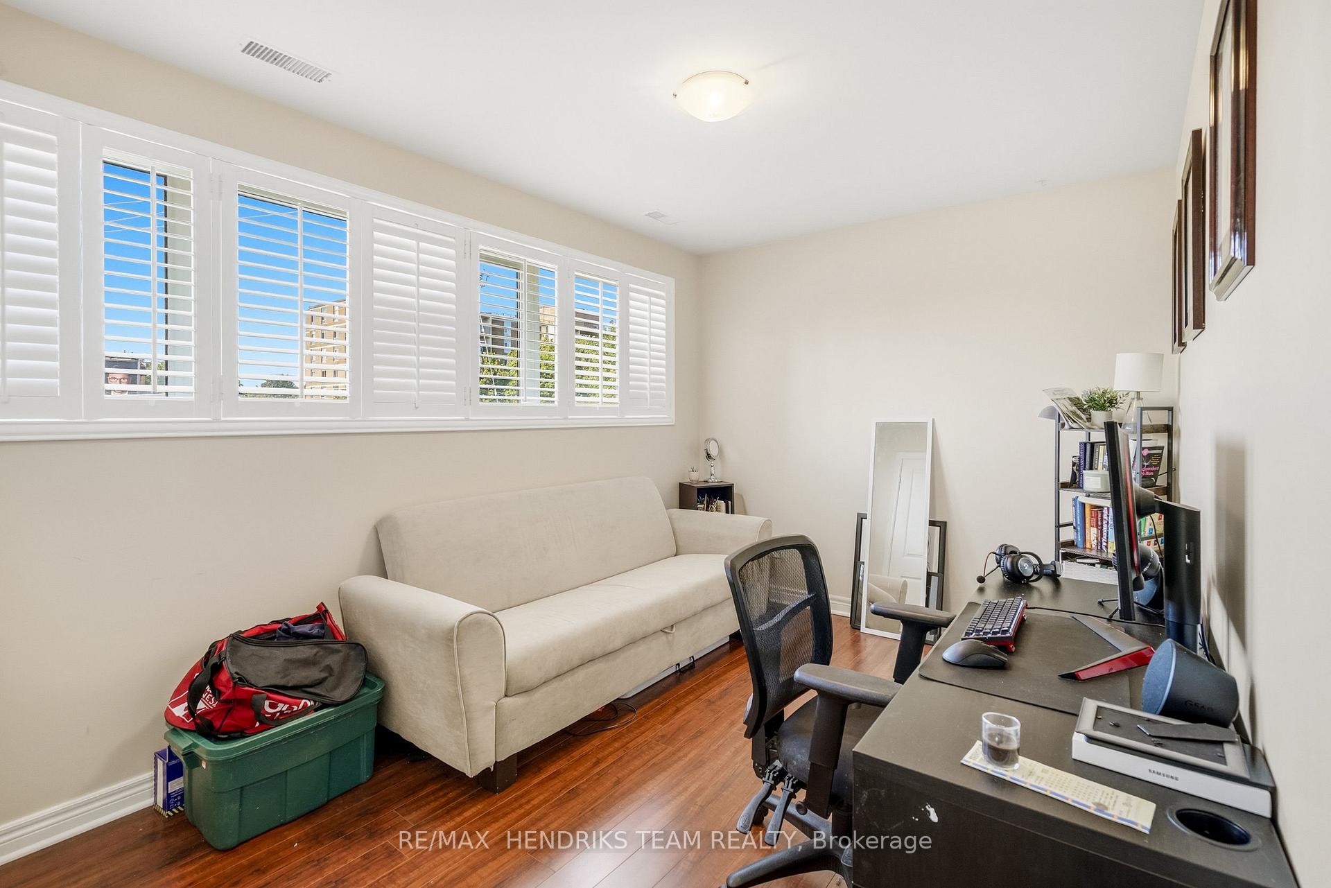 Photo 15 of Unit Upper Floor (2A), 320 Vine Street, St. Catharines, Carlton/Bunting — HOMEH