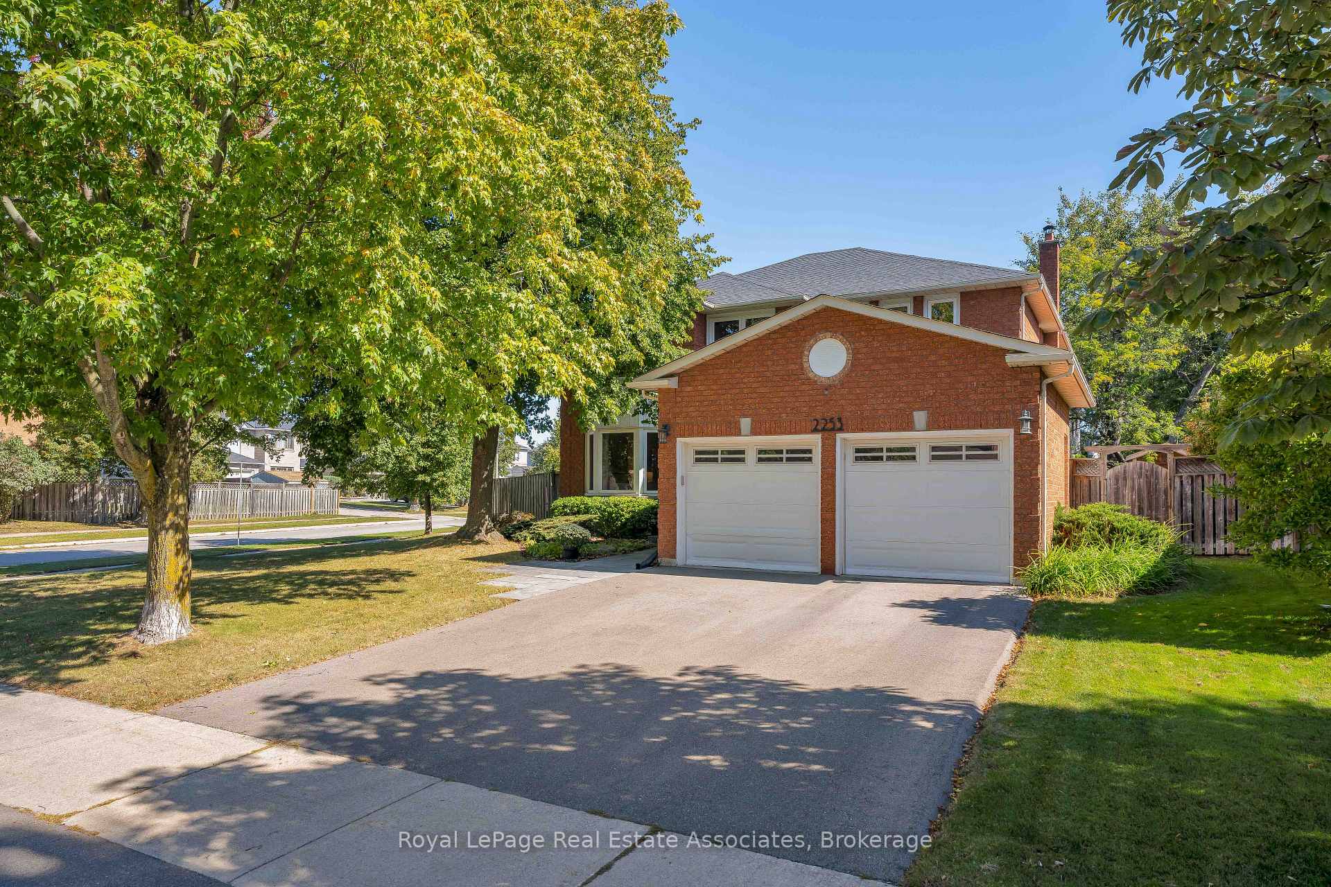 Photo 1 of 2253 Towne Boulevard, Oakville, River Oaks — HOMEH