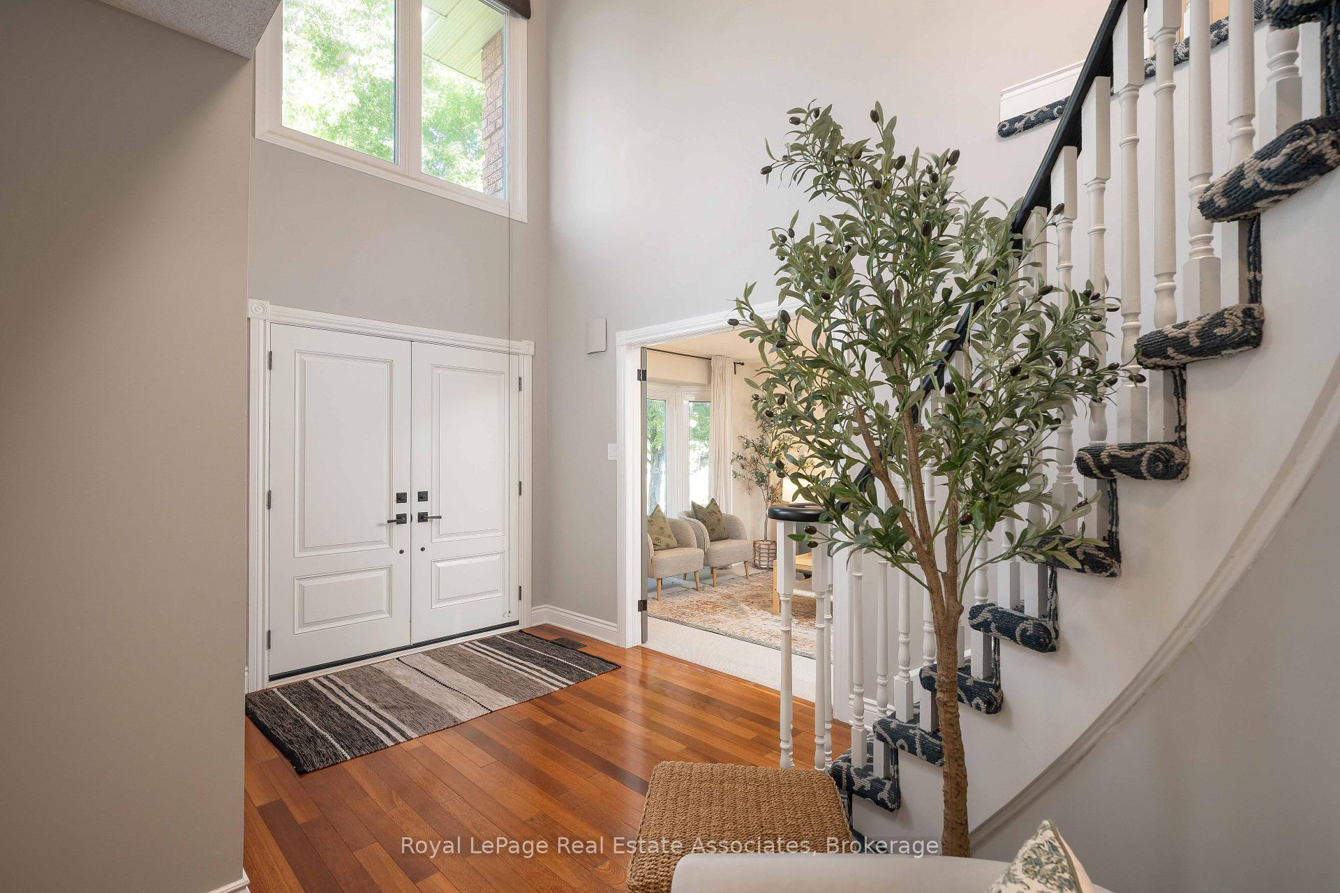 Photo 6 of 2253 Towne Boulevard, Oakville, River Oaks — HOMEH