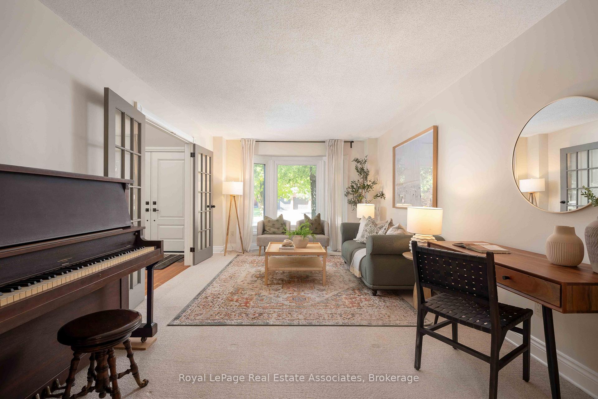 Photo 9 of 2253 Towne Boulevard, Oakville, River Oaks — HOMEH