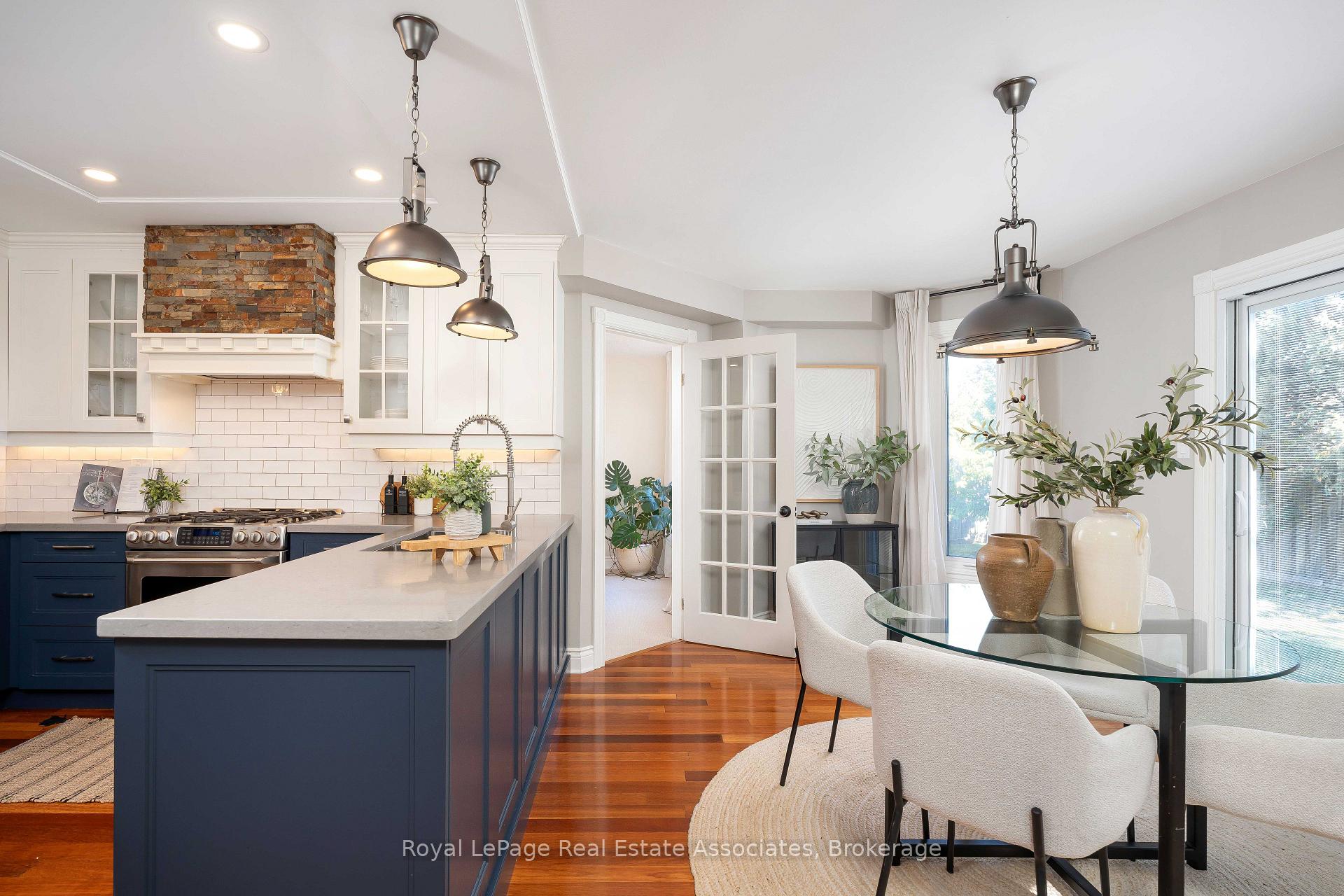 Photo 18 of 2253 Towne Boulevard, Oakville, River Oaks — HOMEH