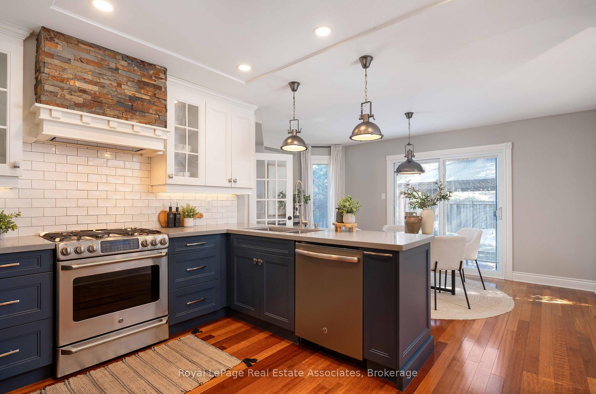 Photo 20 of 2253 Towne Boulevard, Oakville, River Oaks — HOMEH