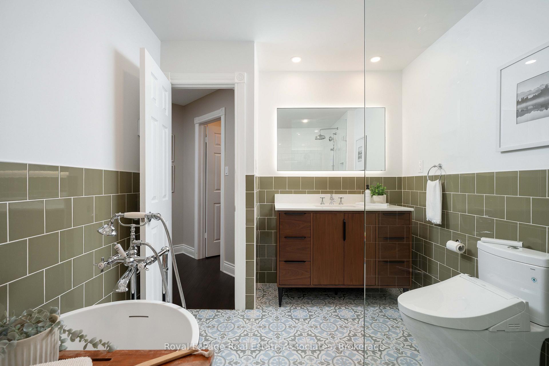 Photo 32 of 2253 Towne Boulevard, Oakville, River Oaks — HOMEH