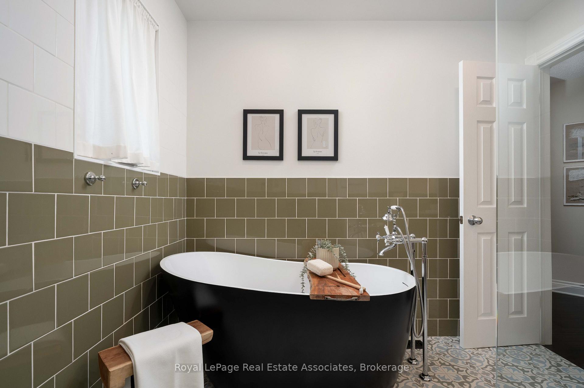 Photo 33 of 2253 Towne Boulevard, Oakville, River Oaks — HOMEH