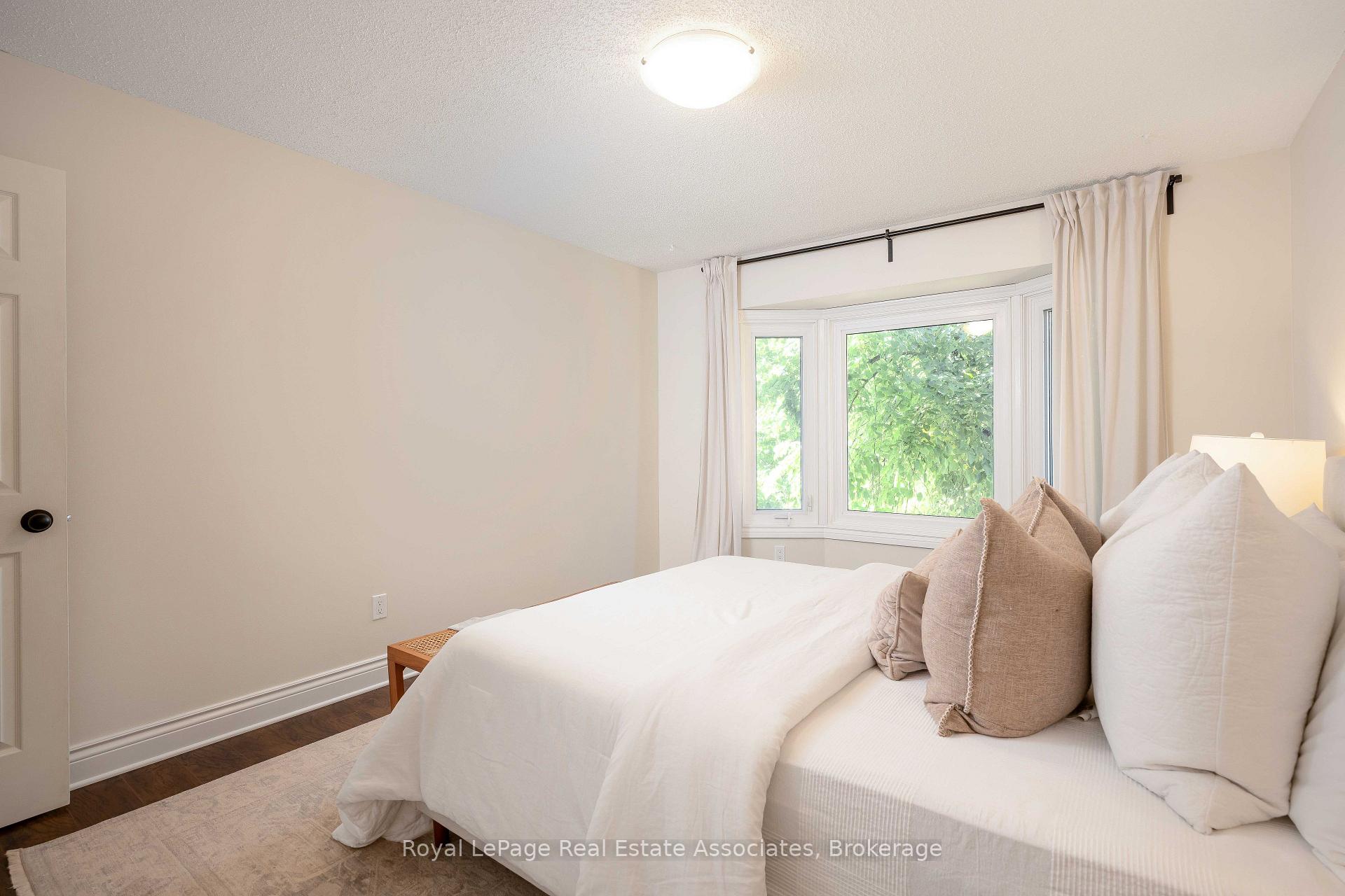 Photo 35 of 2253 Towne Boulevard, Oakville, River Oaks — HOMEH