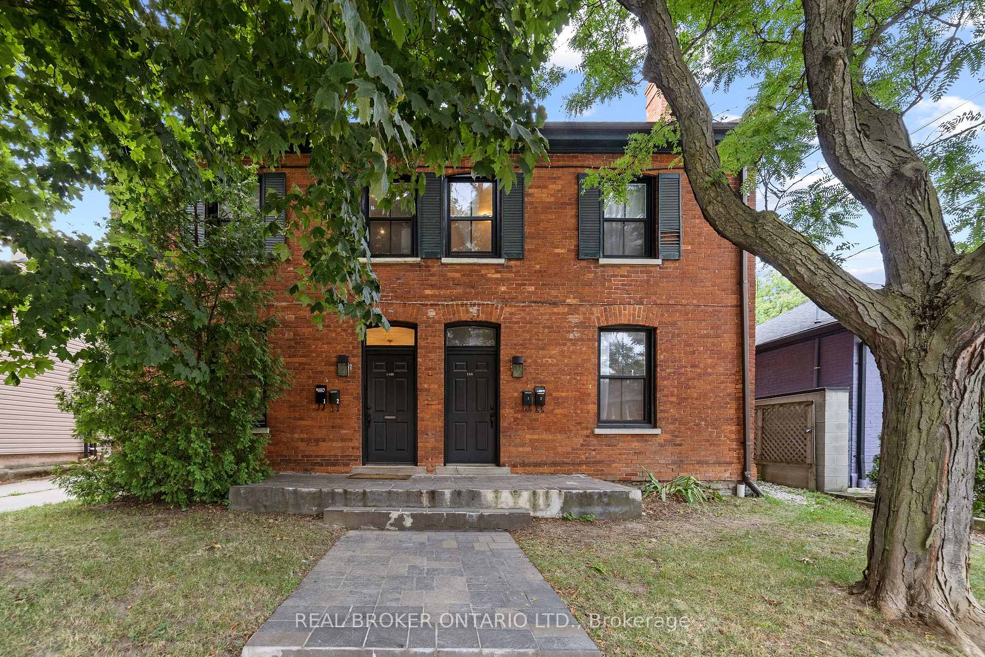 Photo of 188-190 Caroline Street S