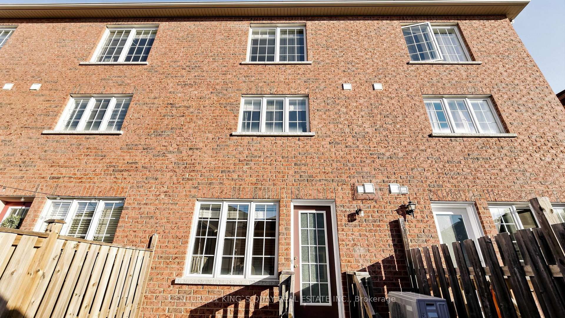Photo 42 of 51 Shady Oaks Avenue, Markham, Cornell — HOMEH