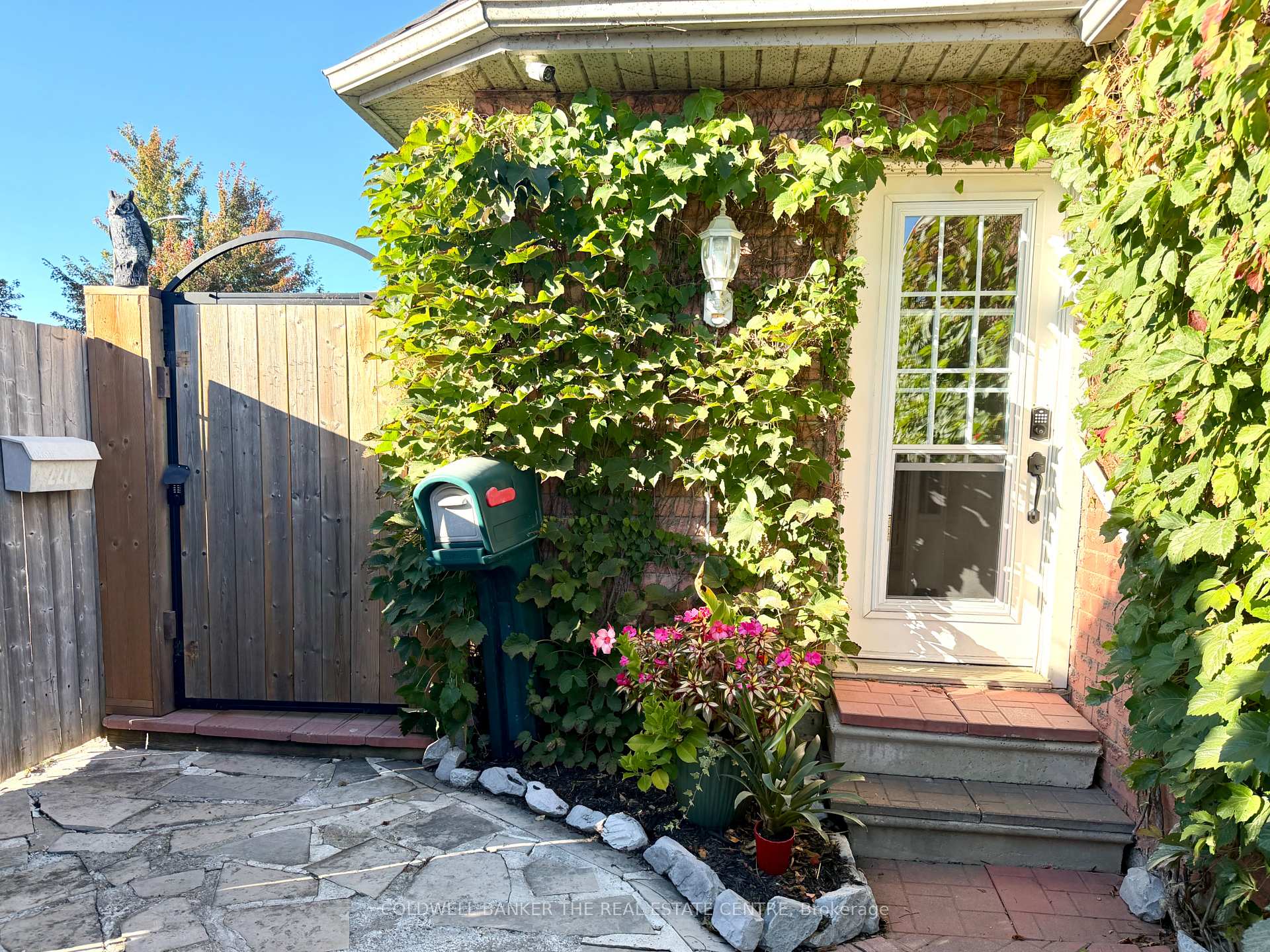 Photo 1 of 227 Hickling Trail, Barrie, Grove East — HOMEH