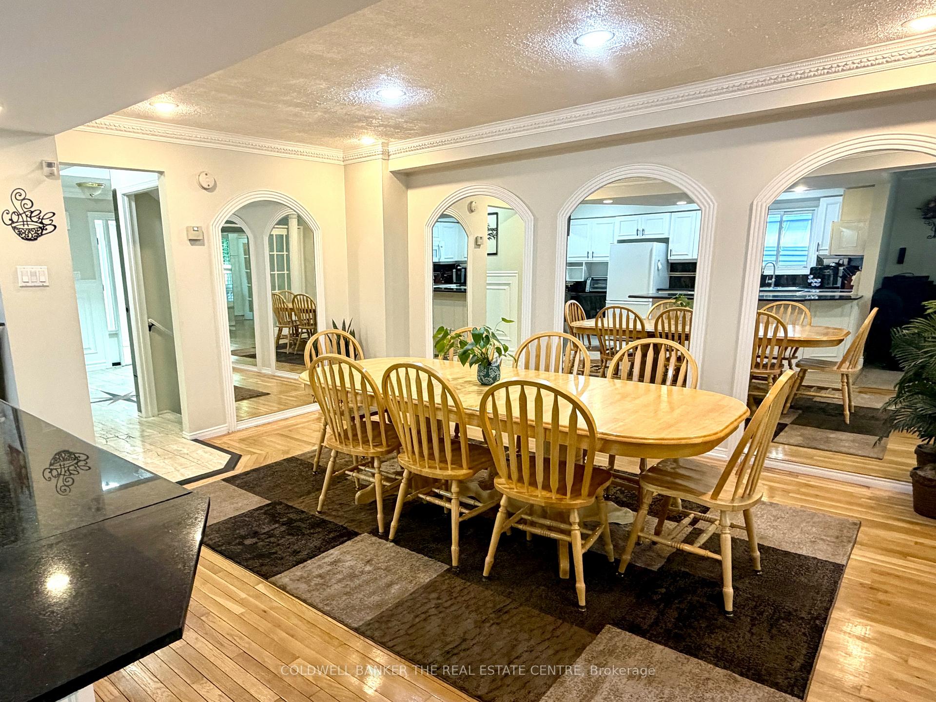 Photo 4 of 227 Hickling Trail, Barrie, Grove East — HOMEH