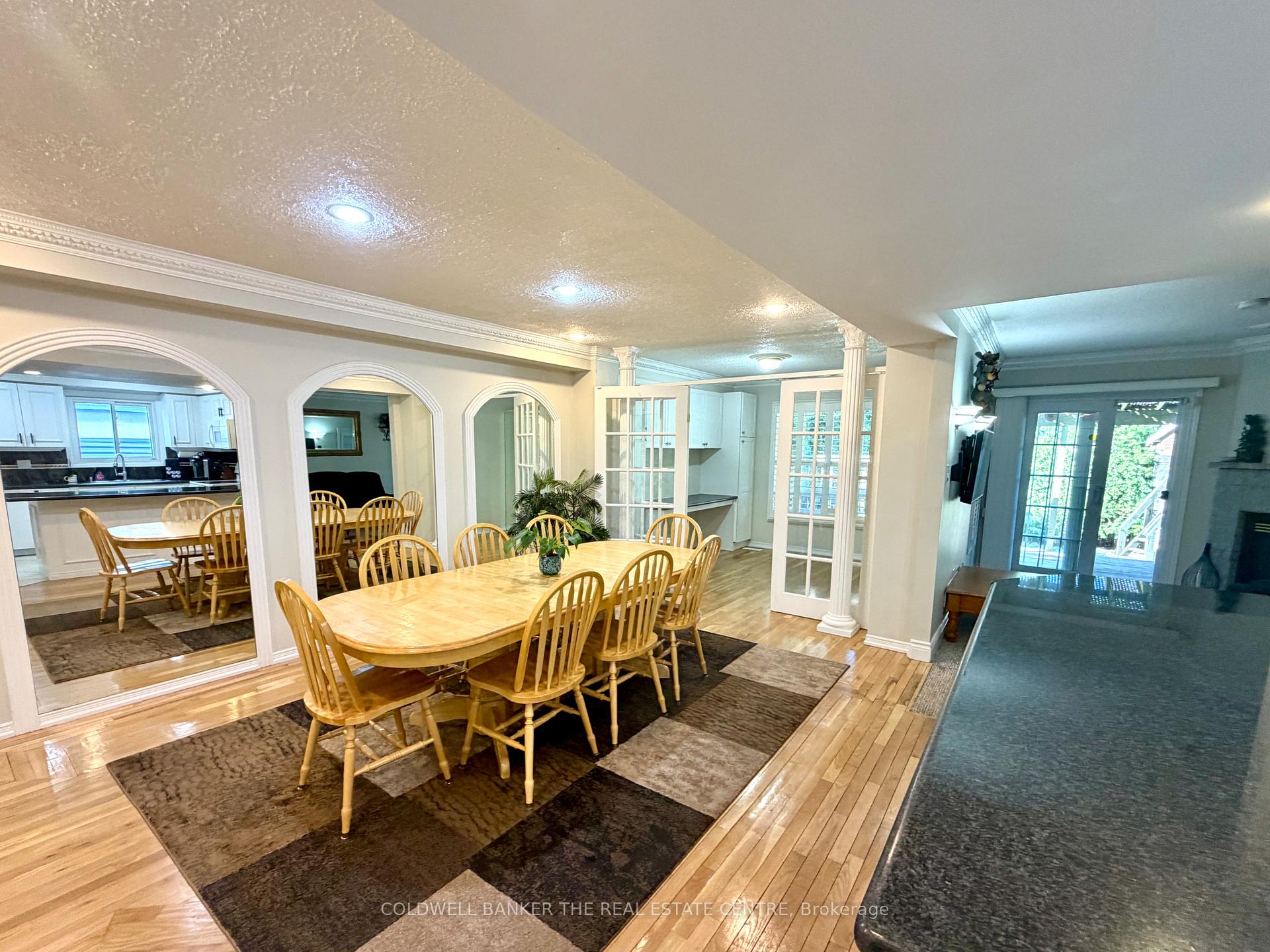Photo 5 of 227 Hickling Trail, Barrie, Grove East — HOMEH