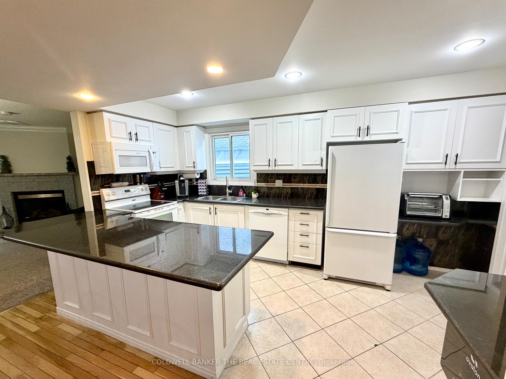 Photo 6 of 227 Hickling Trail, Barrie, Grove East — HOMEH