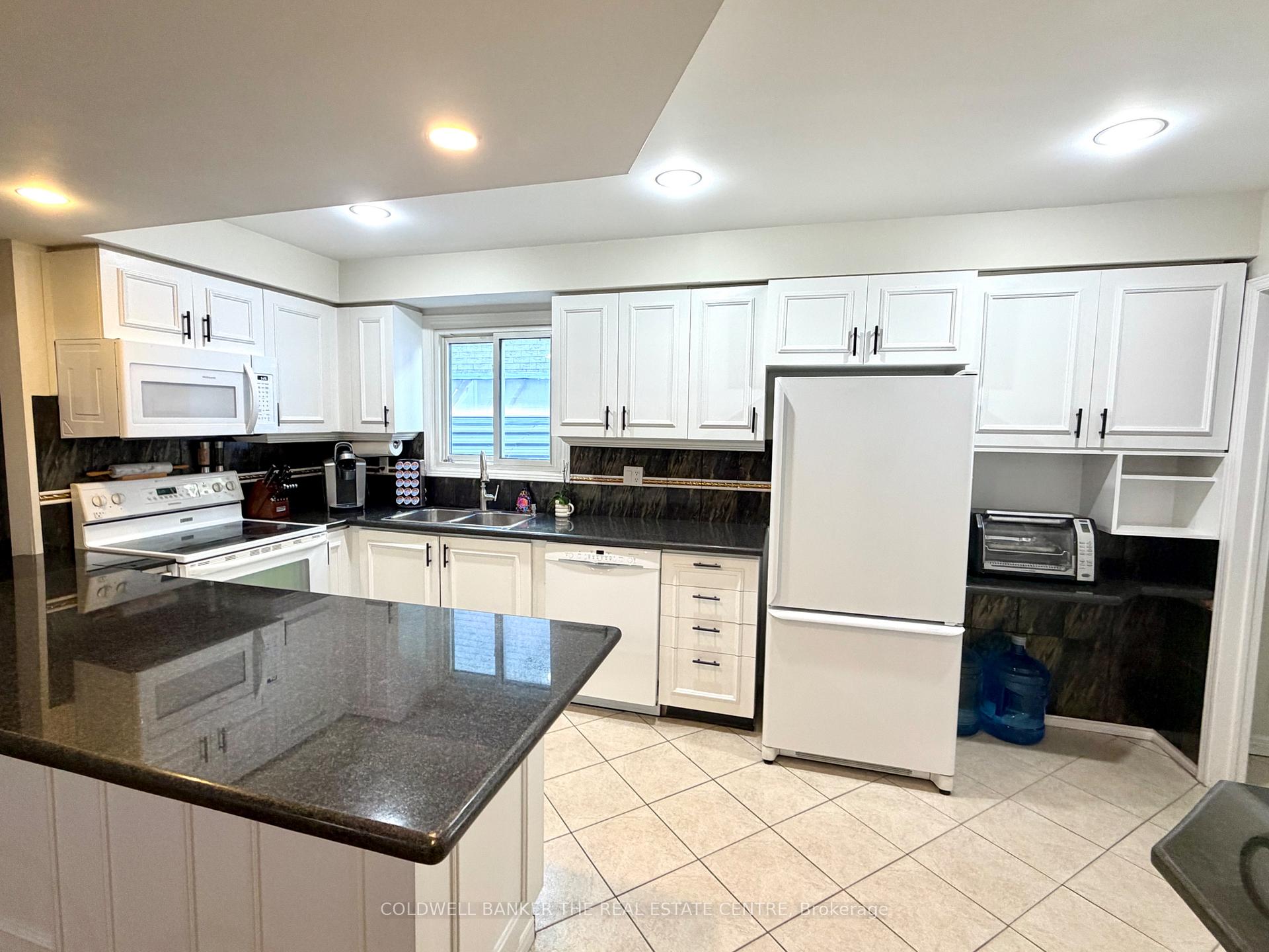 Photo 7 of 227 Hickling Trail, Barrie, Grove East — HOMEH