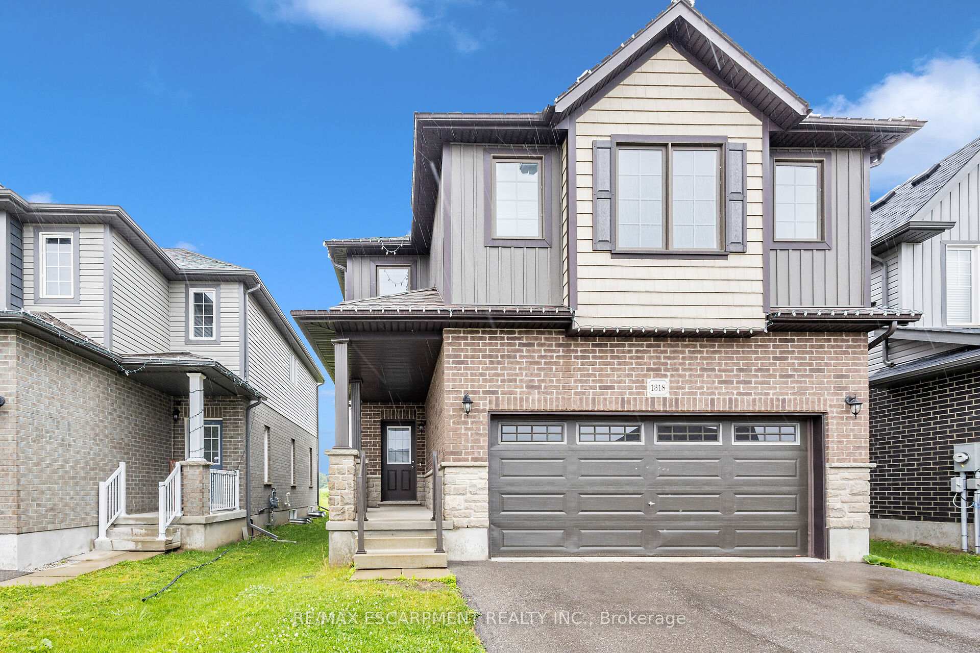 Photo 2 of 1318 Caen Avenue, Woodstock, Woodstock - North — HOMEH