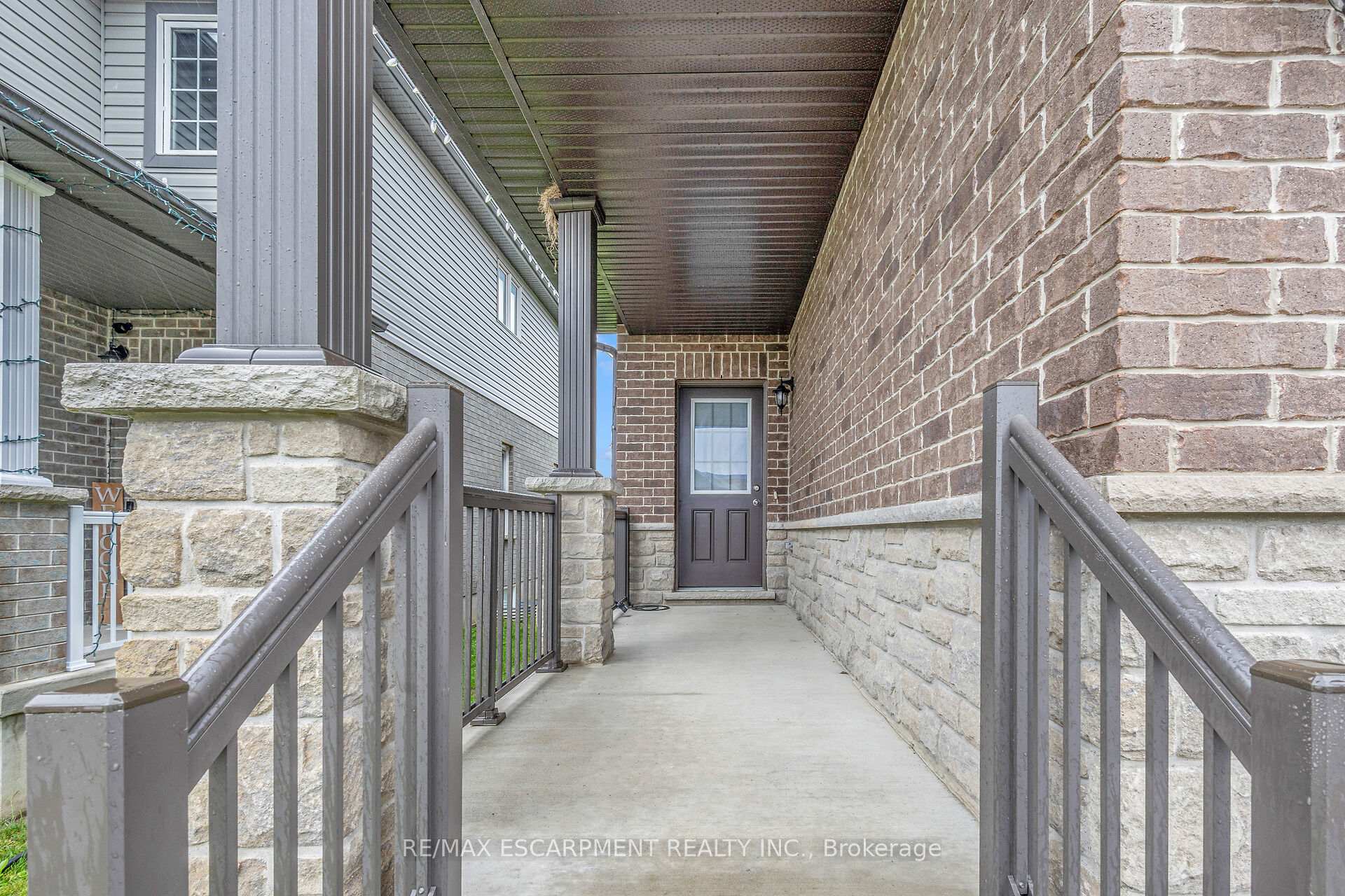 Photo 3 of 1318 Caen Avenue, Woodstock, Woodstock - North — HOMEH