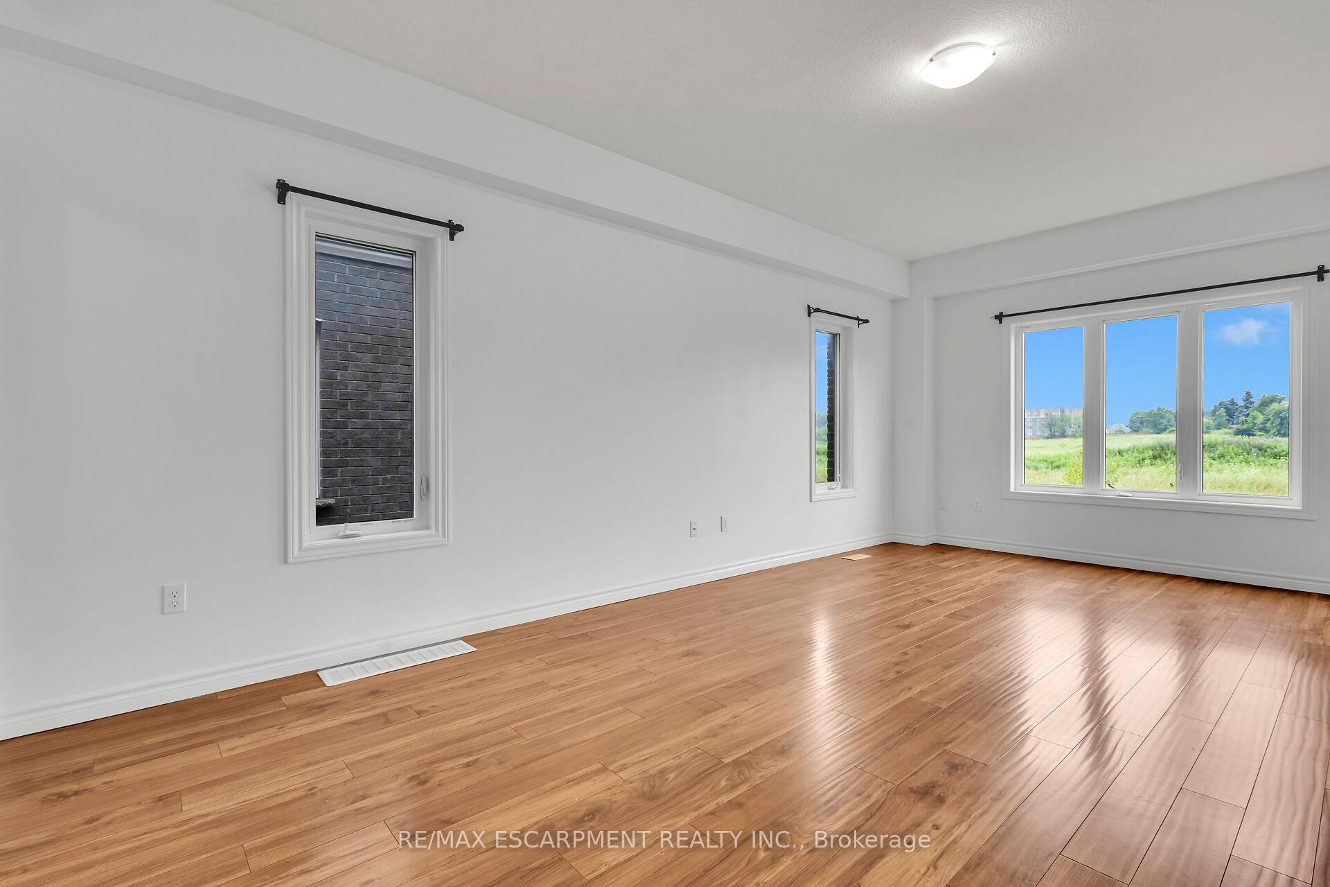 Photo 10 of 1318 Caen Avenue, Woodstock, Woodstock - North — HOMEH