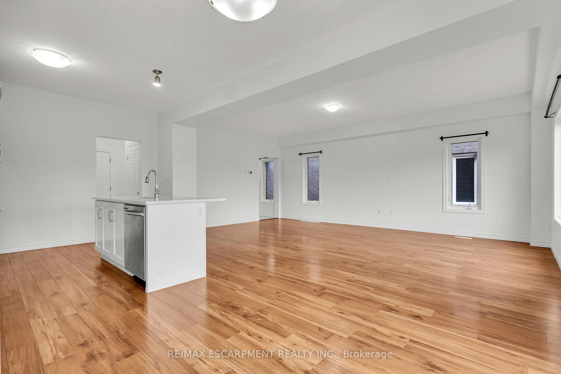 Photo 13 of 1318 Caen Avenue, Woodstock, Woodstock - North — HOMEH