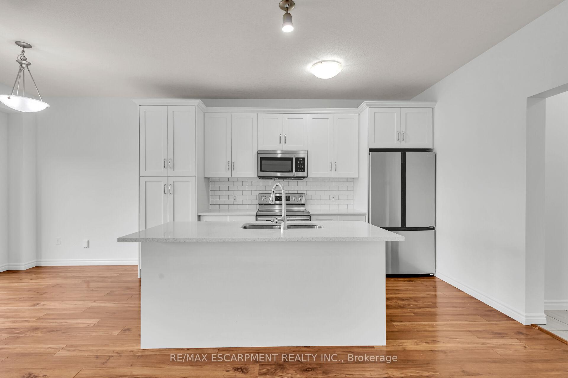 Photo 14 of 1318 Caen Avenue, Woodstock, Woodstock - North — HOMEH