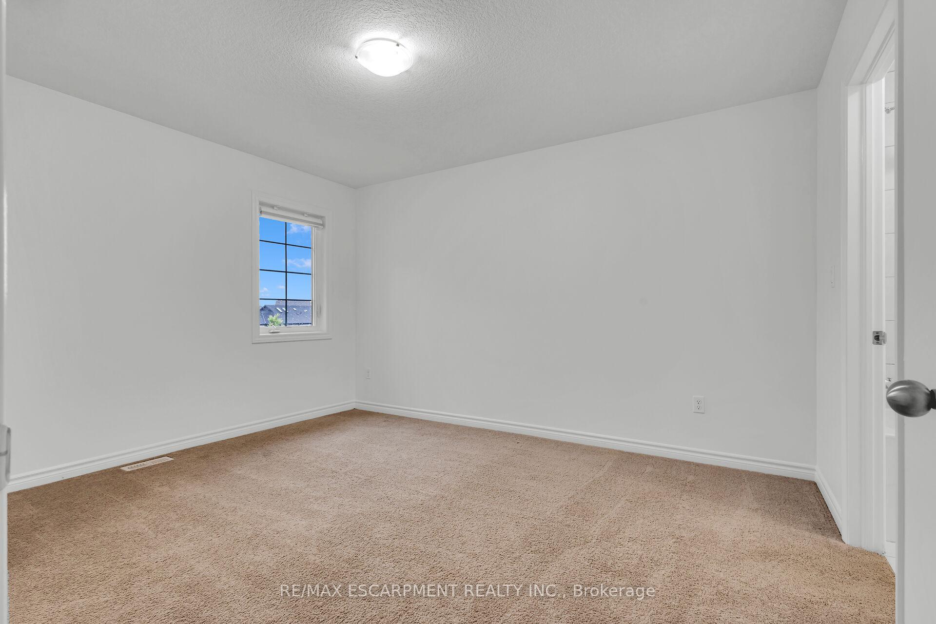 Photo 23 of 1318 Caen Avenue, Woodstock, Woodstock - North — HOMEH
