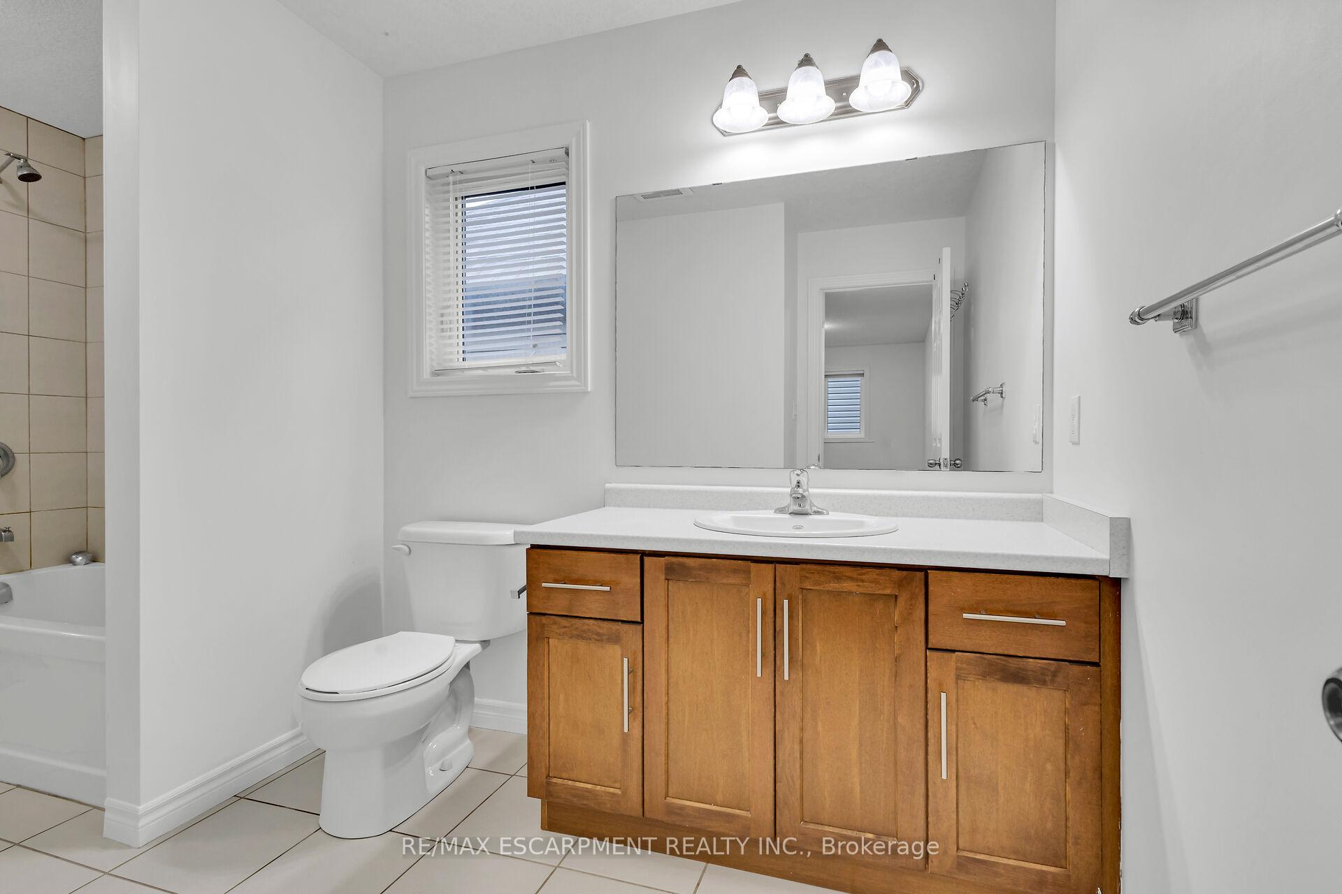 Photo 25 of 1318 Caen Avenue, Woodstock, Woodstock - North — HOMEH