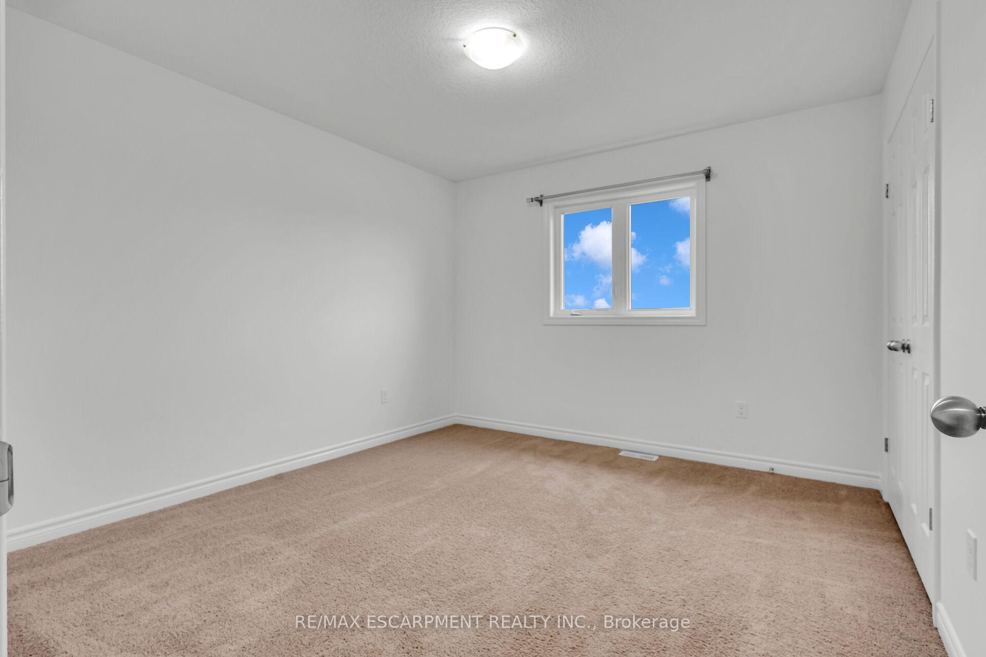 Photo 33 of 1318 Caen Avenue, Woodstock, Woodstock - North — HOMEH