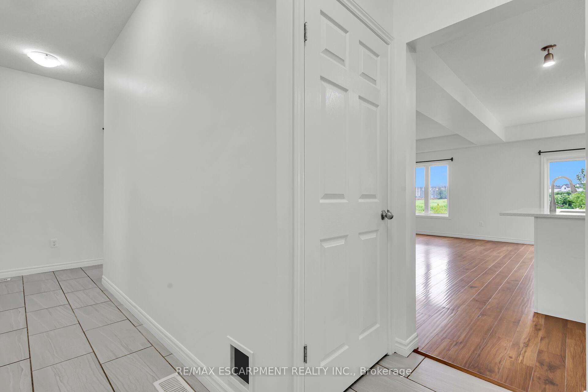 Photo 35 of 1318 Caen Avenue, Woodstock, Woodstock - North — HOMEH