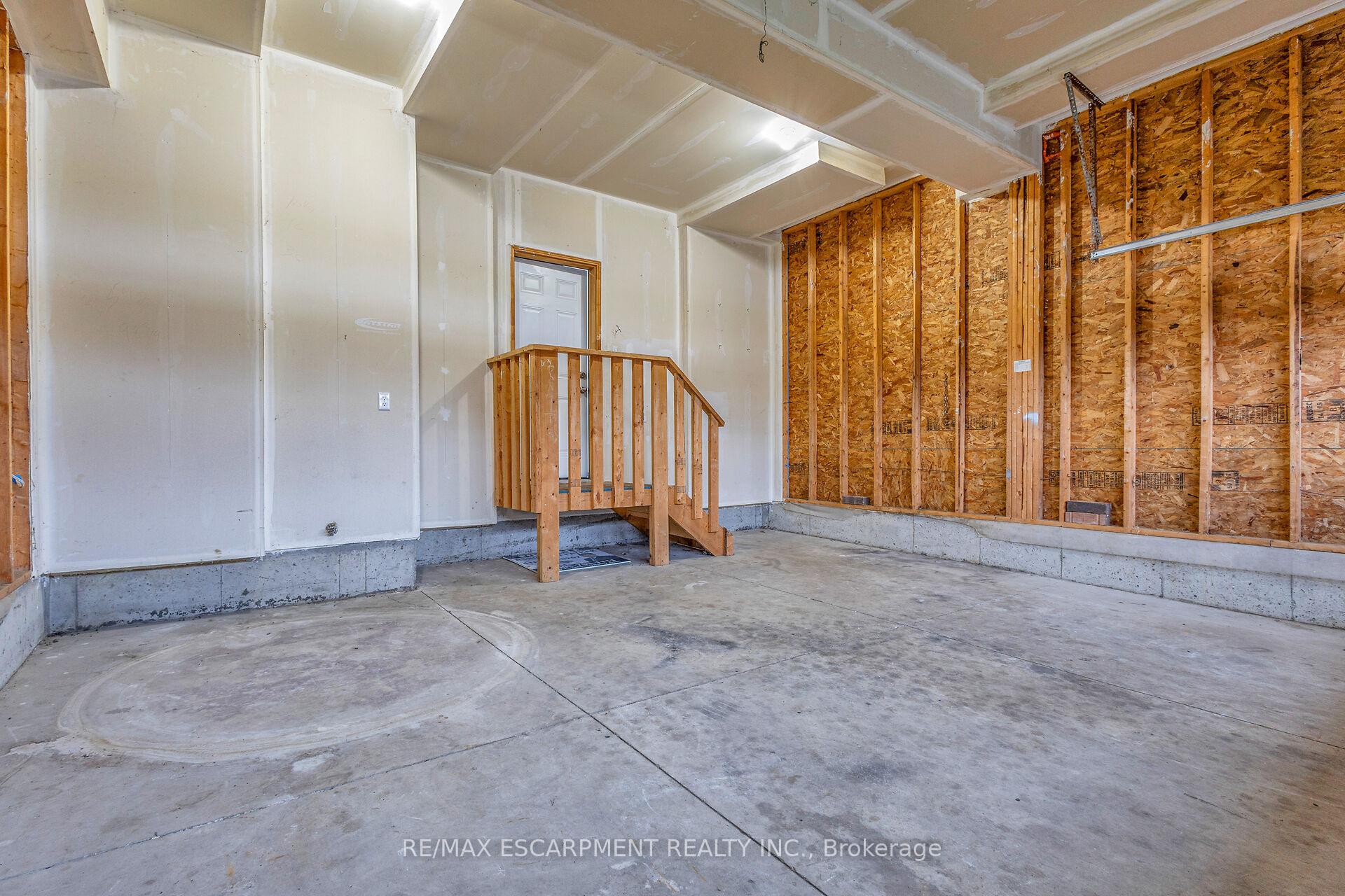 Photo 38 of 1318 Caen Avenue, Woodstock, Woodstock - North — HOMEH