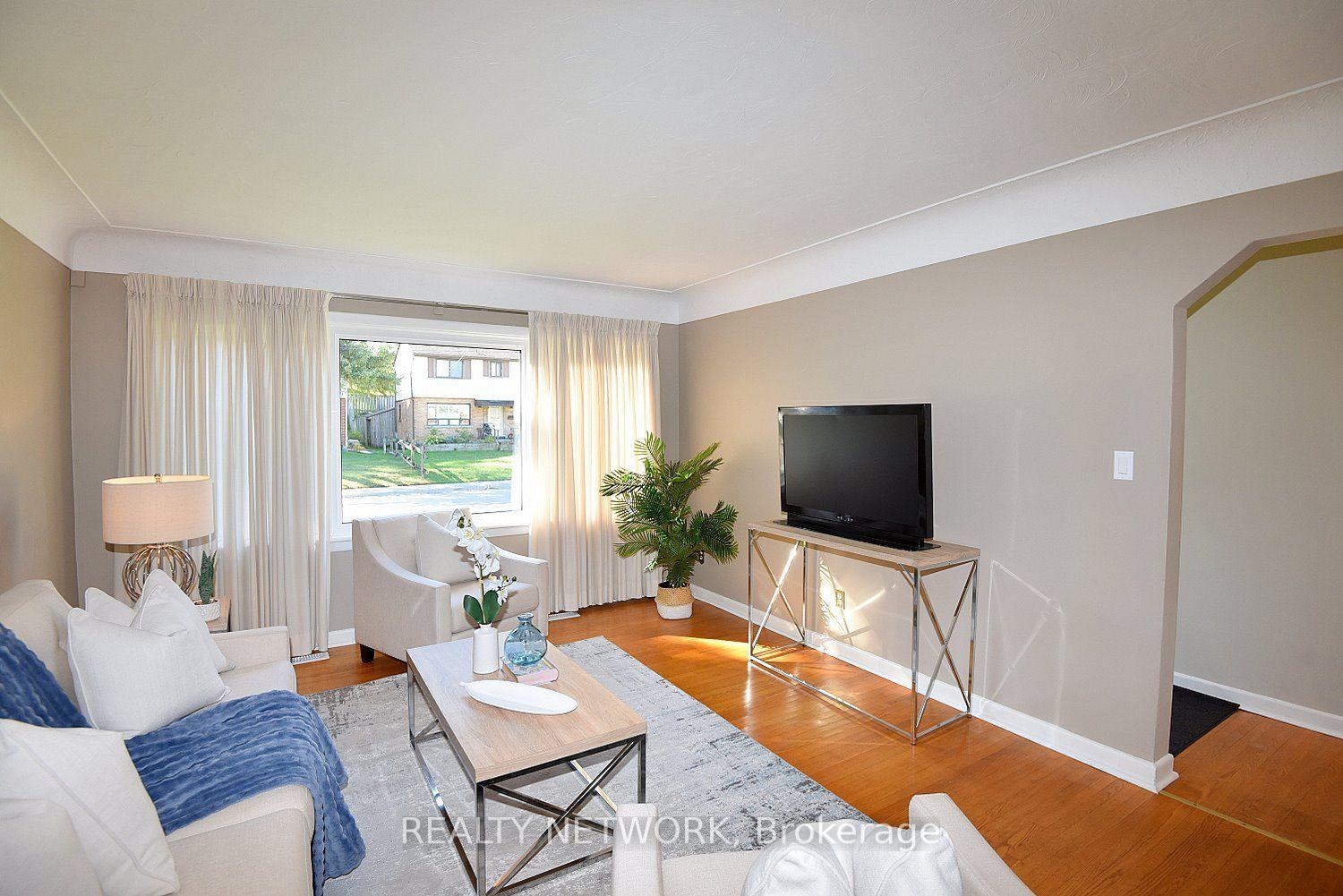 Photo 13 of 31 Kemp Drive, Hamilton, Dundas — HOMEH