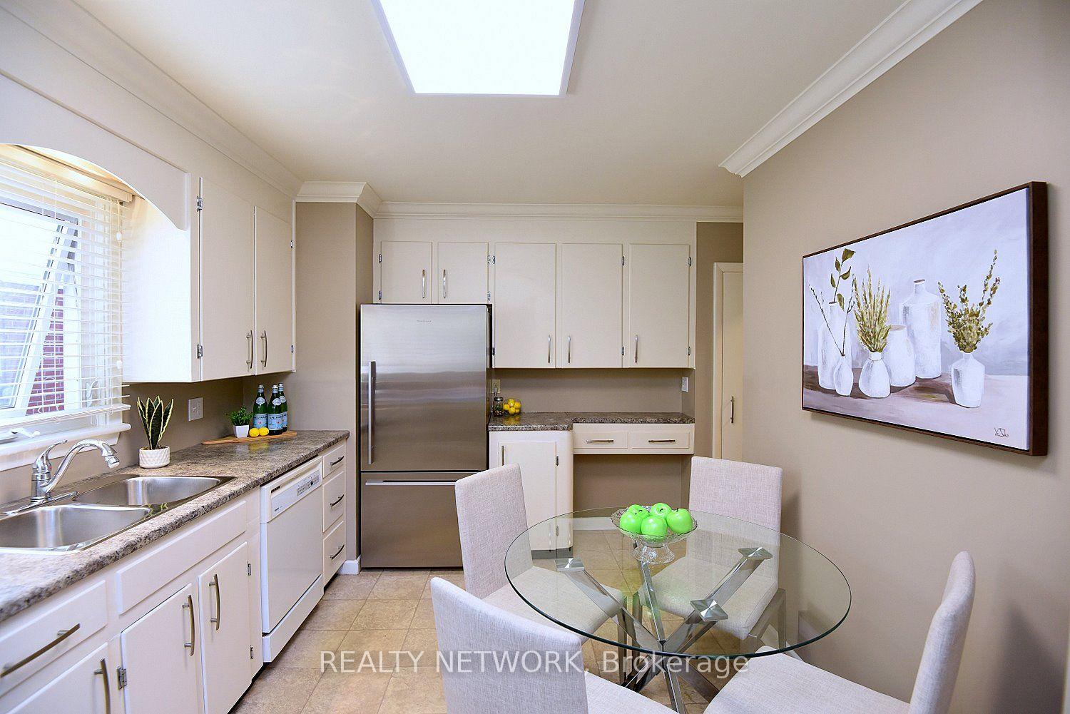 Photo 19 of 31 Kemp Drive, Hamilton, Dundas — HOMEH