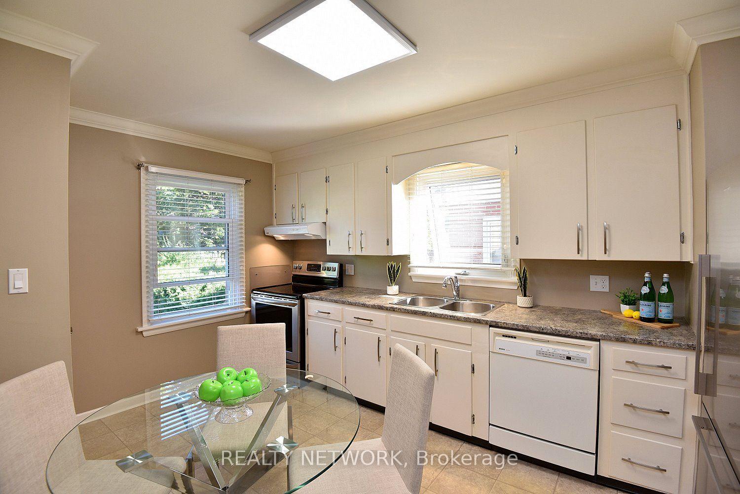 Photo 20 of 31 Kemp Drive, Hamilton, Dundas — HOMEH