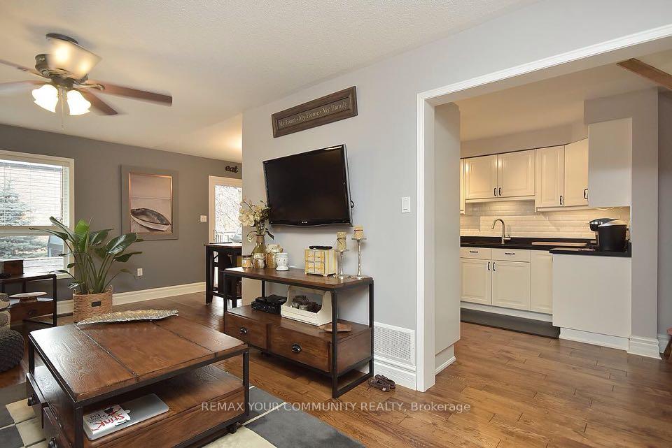 Photo 3 of 28 Henderson Crescent, New Tecumseth, Alliston — HOMEH