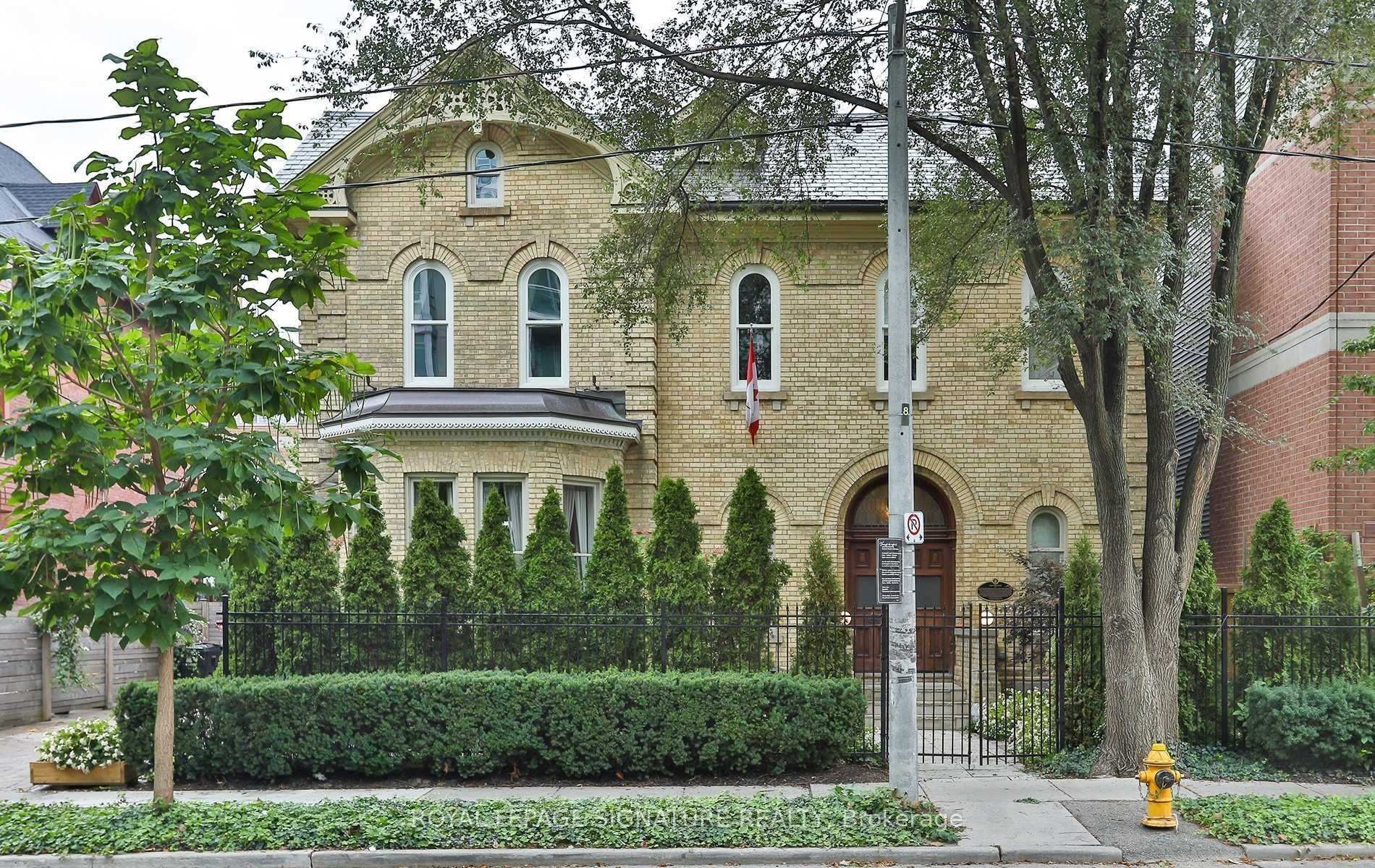Photo 1 of 4 Wellesley Place, Toronto, Cabbagetown-South St. James Town — HOMEH
