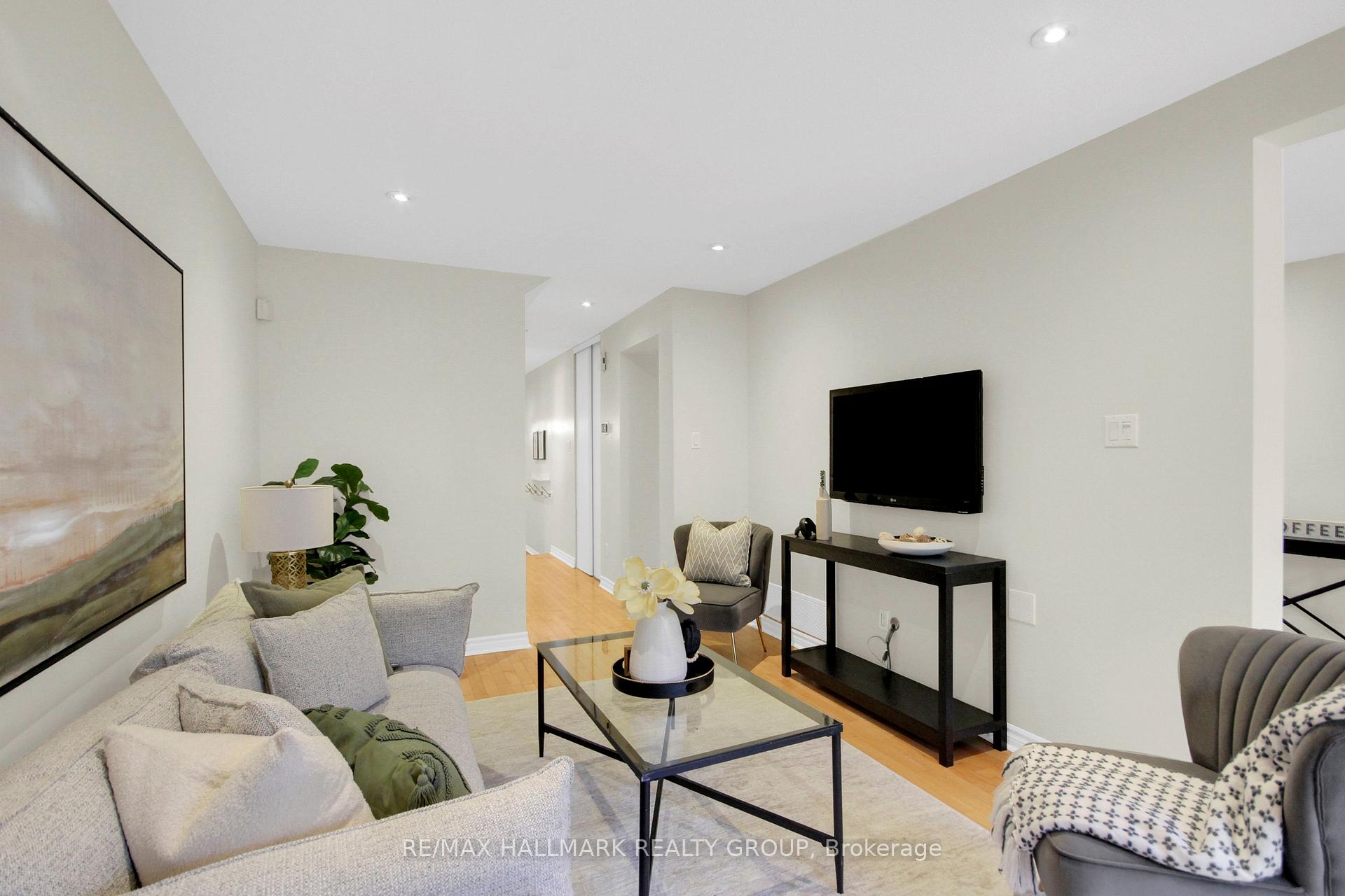 Photo 18 of 57 Ashpark Crescent, Ottawa, Hunt Club Park/Greenboro — HOMEH