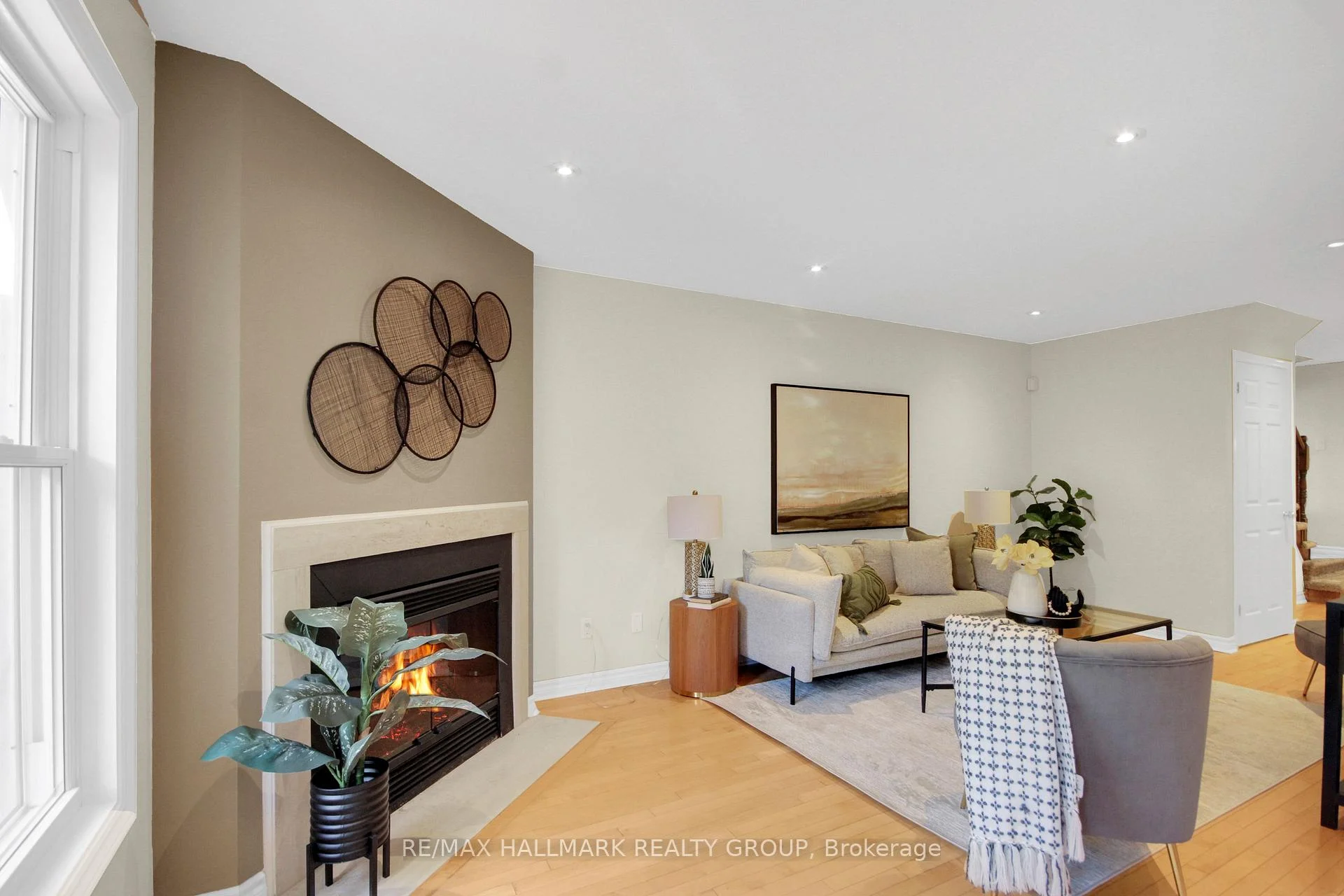 Photo 9 of 57 Ashpark Crescent, Ottawa, Hunt Club Park/Greenboro — HOMEH