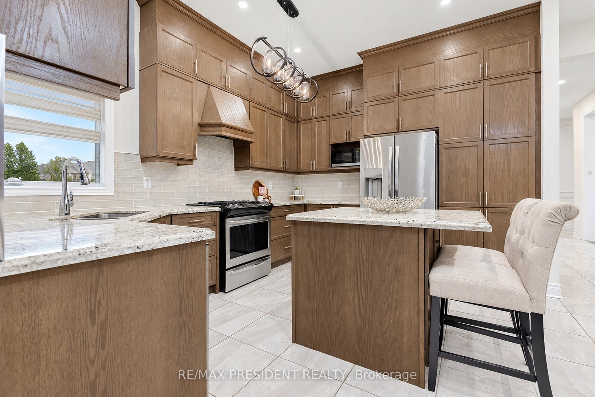 Photo 20 of 31 Monarch Drive, Halton Hills, Georgetown — HOMEH