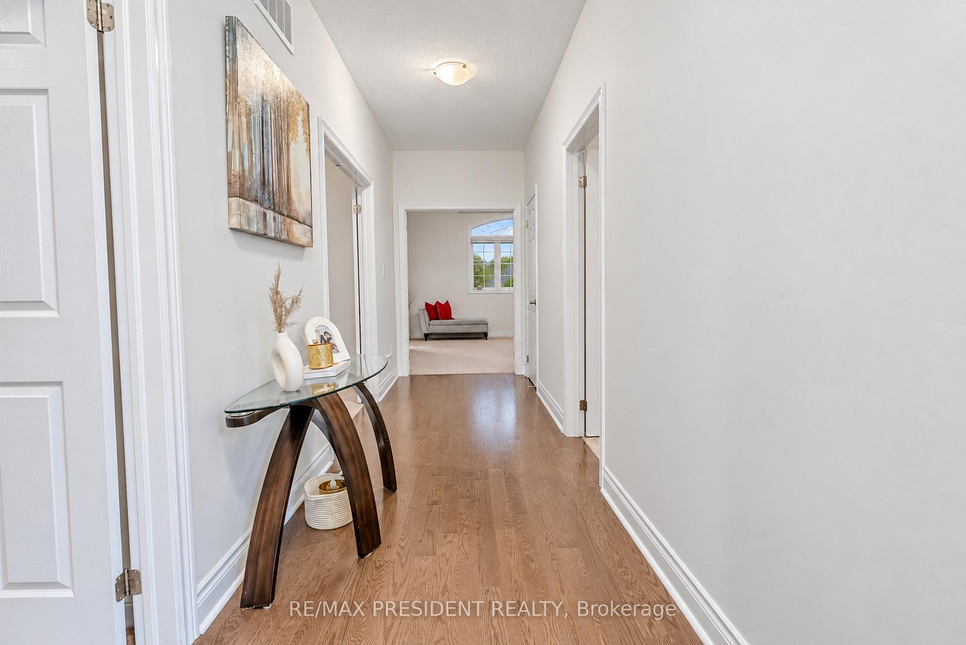 Photo 23 of 31 Monarch Drive, Halton Hills, Georgetown — HOMEH