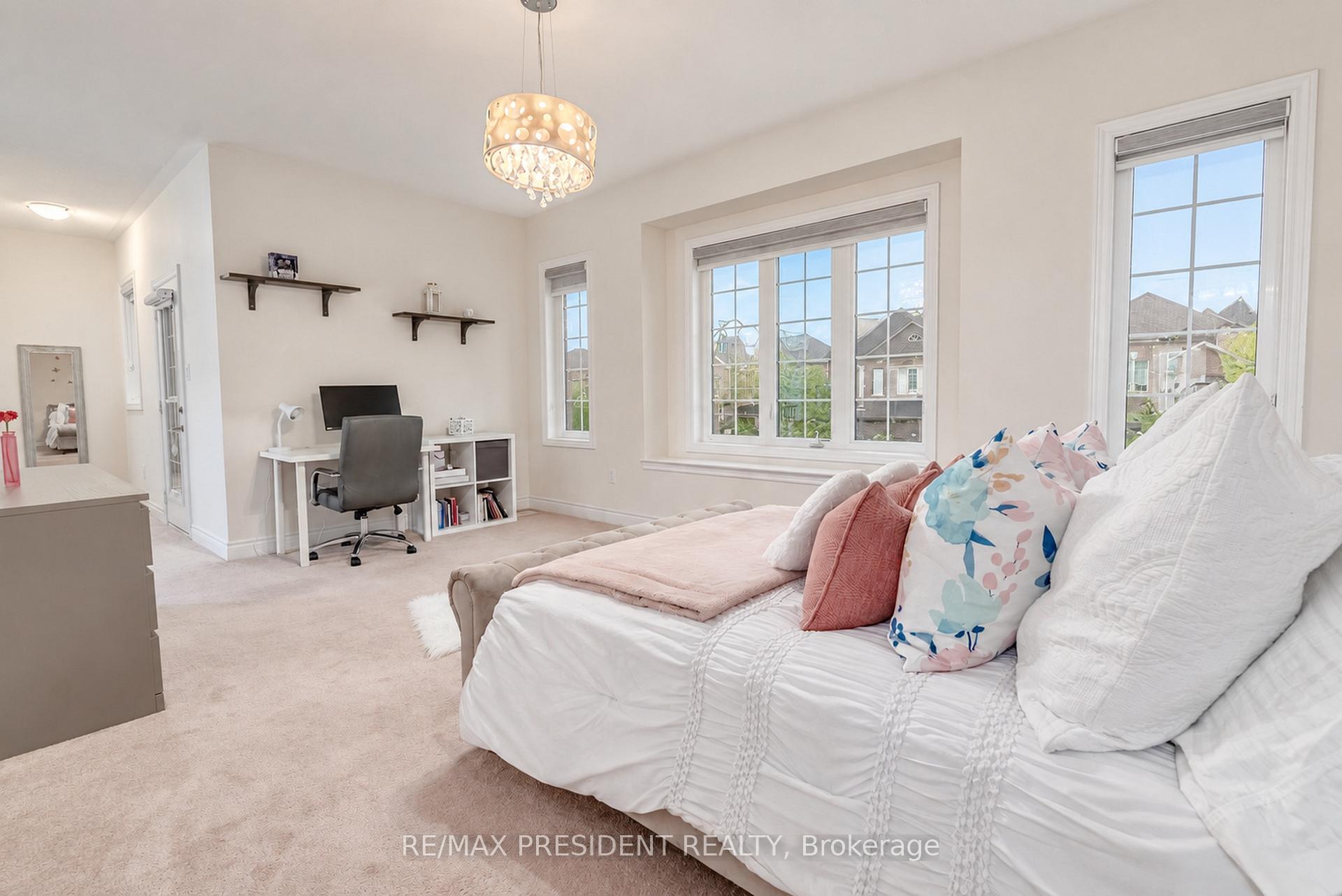Photo 25 of 31 Monarch Drive, Halton Hills, Georgetown — HOMEH