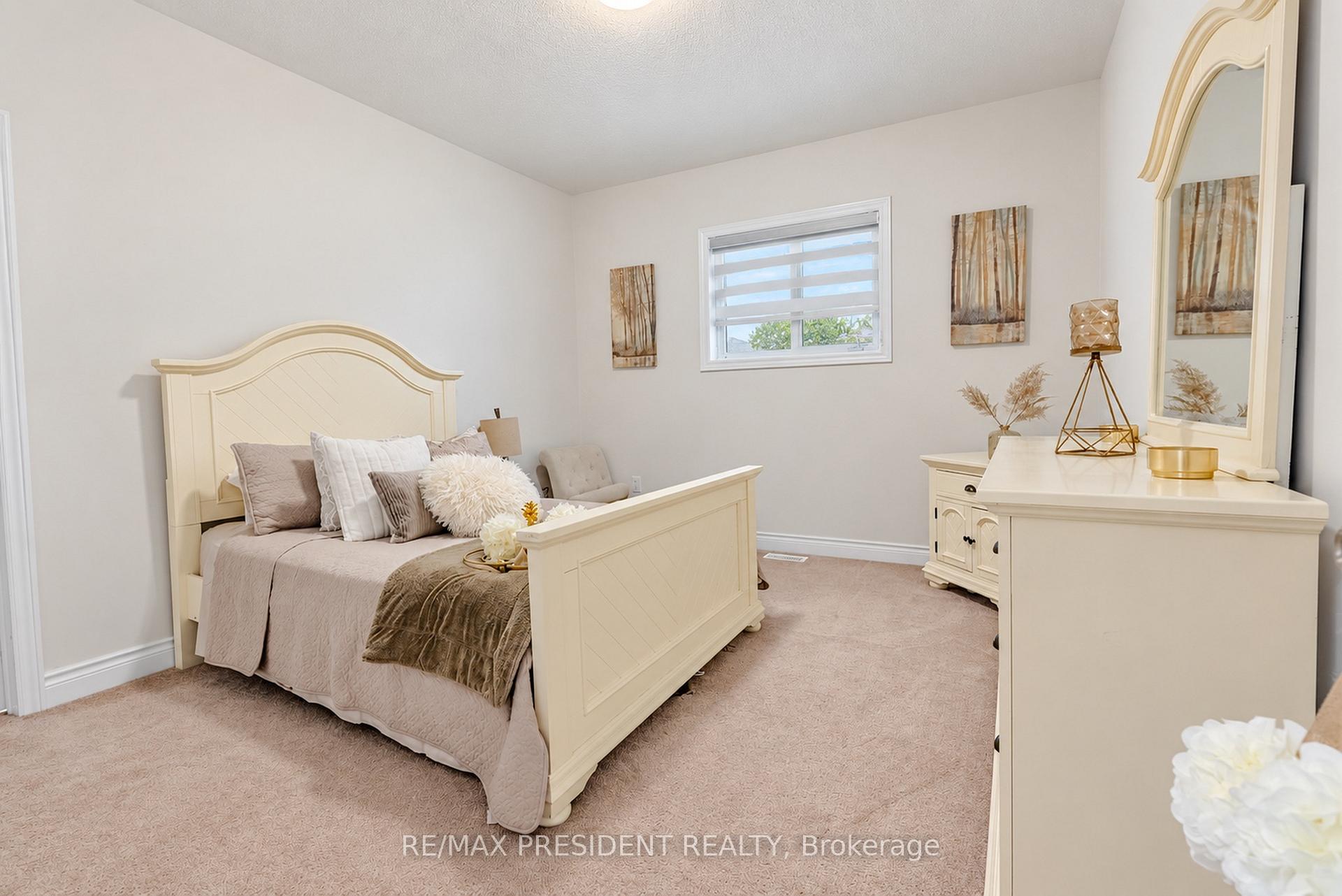 Photo 27 of 31 Monarch Drive, Halton Hills, Georgetown — HOMEH