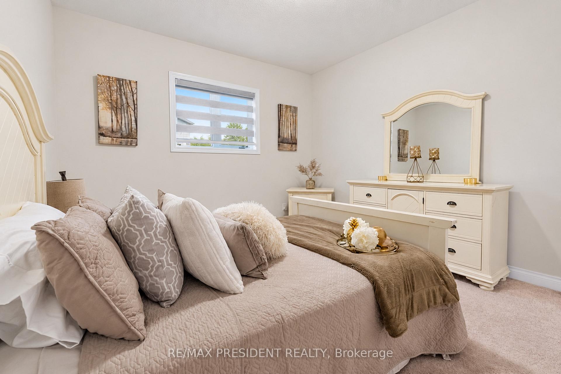 Photo 28 of 31 Monarch Drive, Halton Hills, Georgetown — HOMEH