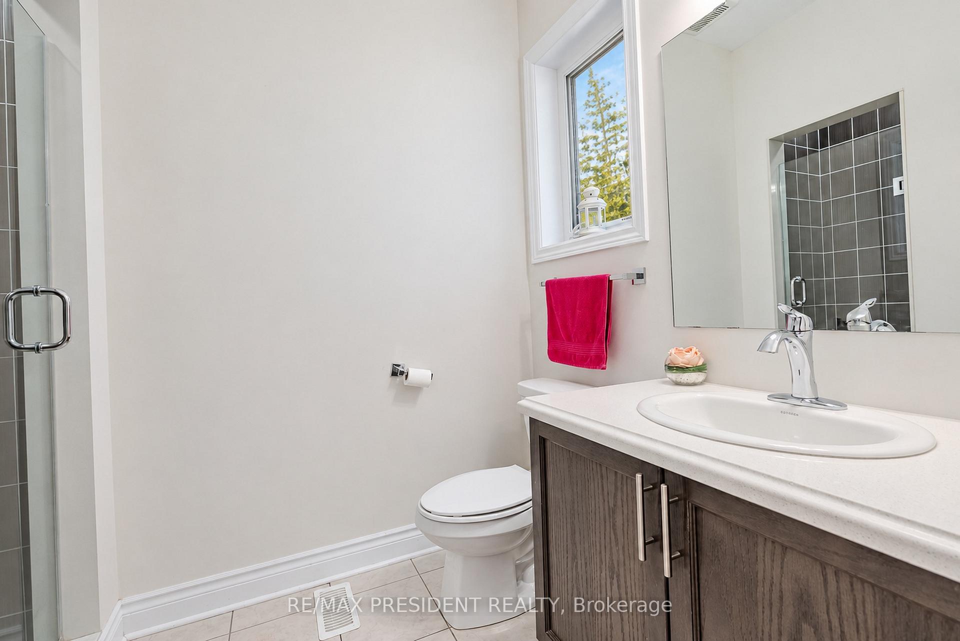 Photo 29 of 31 Monarch Drive, Halton Hills, Georgetown — HOMEH