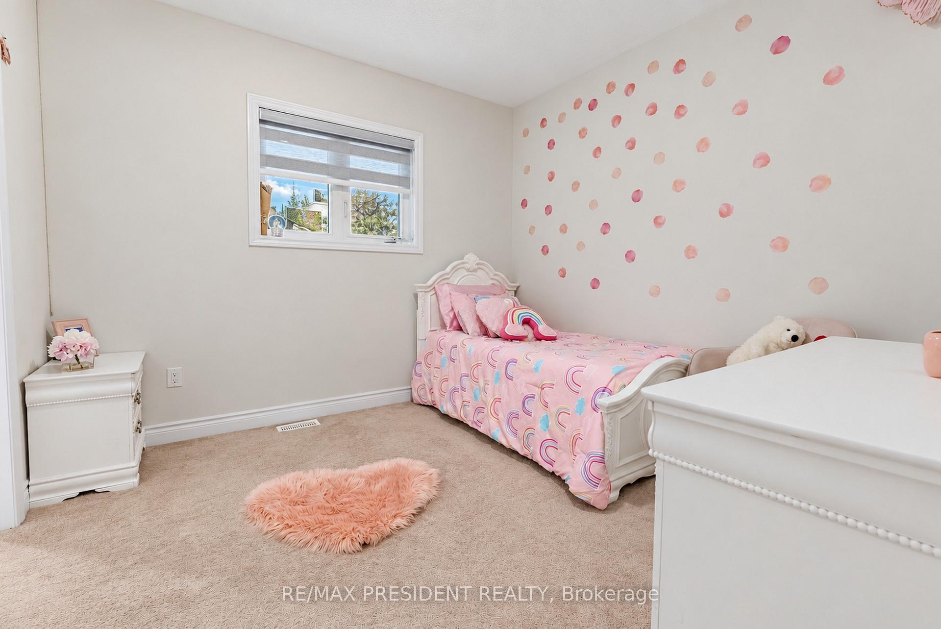 Photo 30 of 31 Monarch Drive, Halton Hills, Georgetown — HOMEH