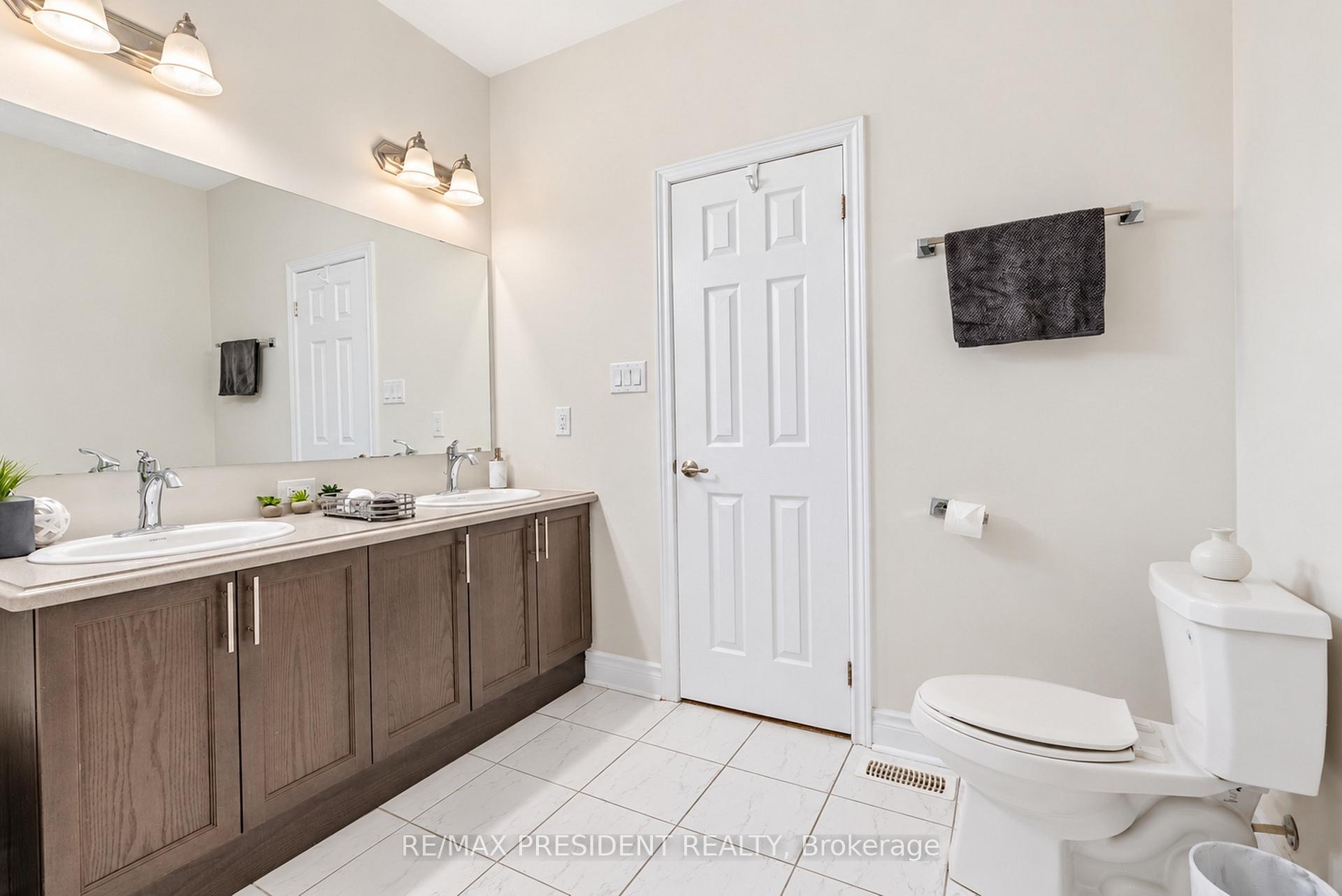 Photo 38 of 31 Monarch Drive, Halton Hills, Georgetown — HOMEH