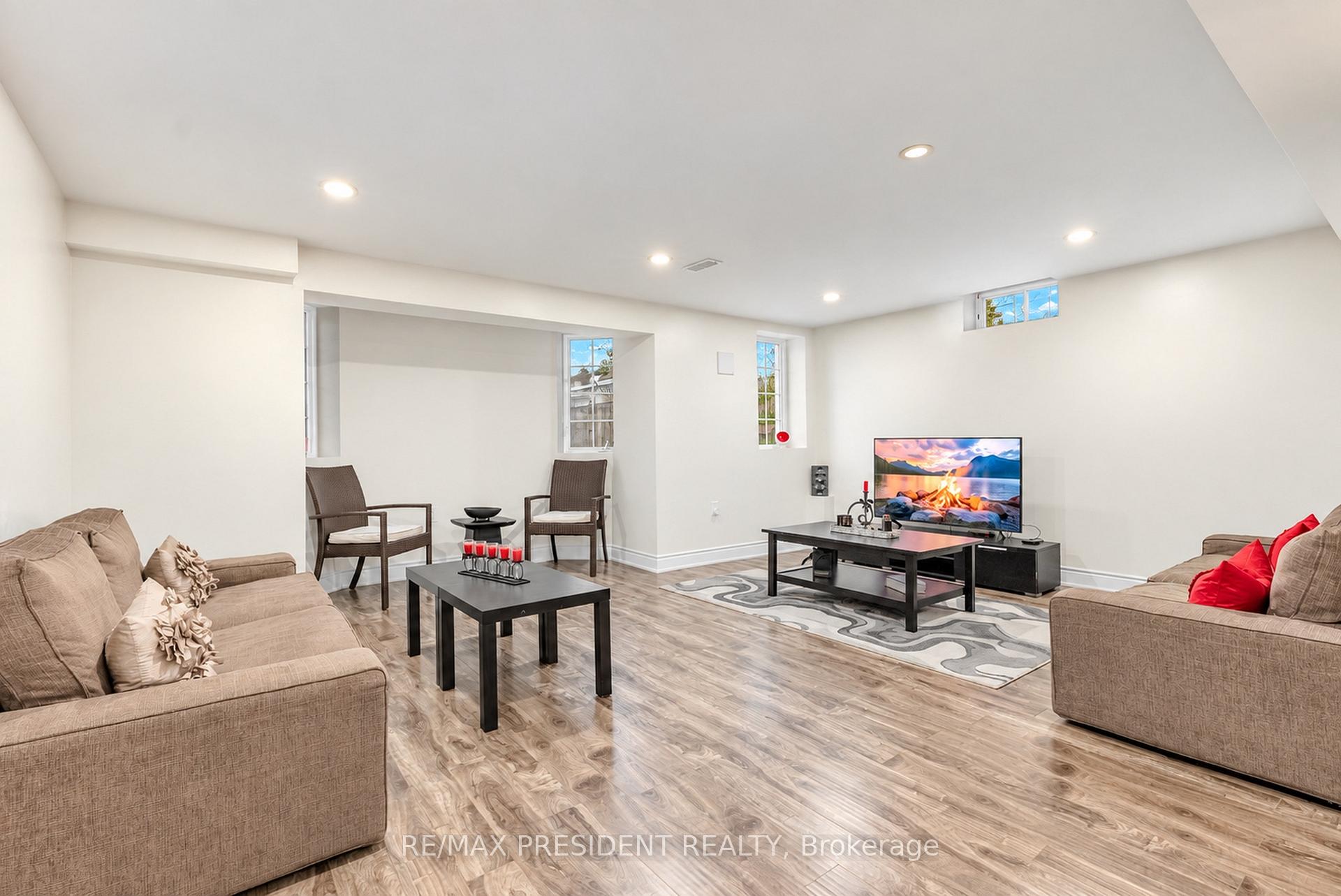 Photo 42 of 31 Monarch Drive, Halton Hills, Georgetown — HOMEH