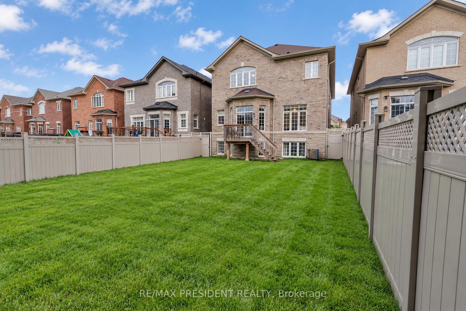 Photo 46 of 31 Monarch Drive, Halton Hills, Georgetown — HOMEH