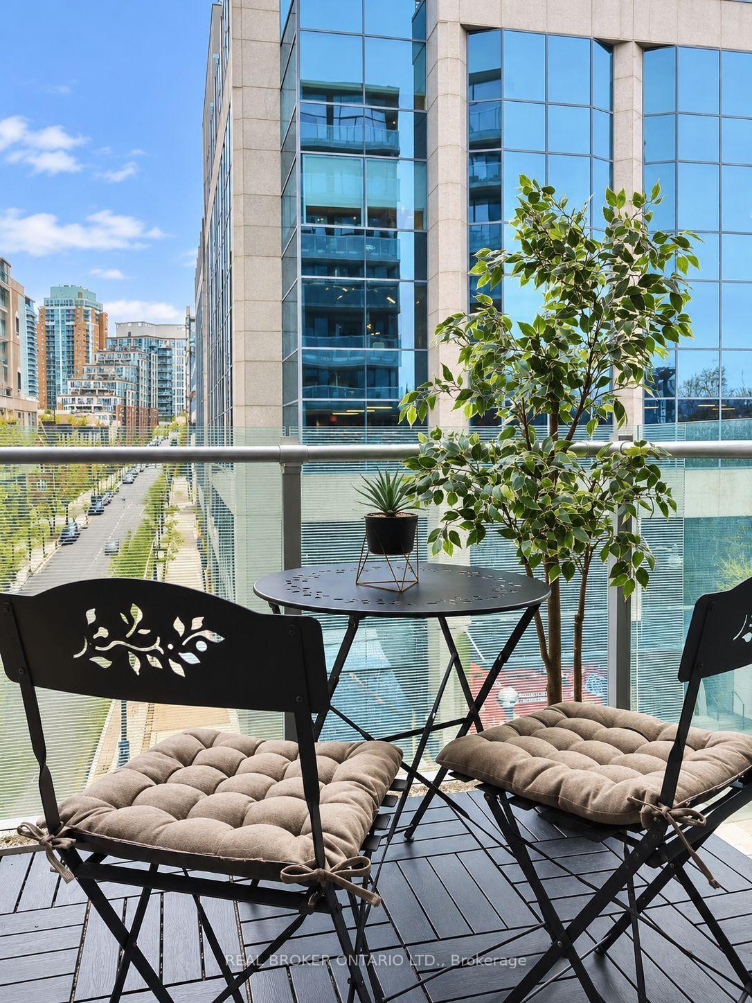 Photo 12 of Unit 408, 25 Stafford Street, Toronto, Niagara — HOMEH